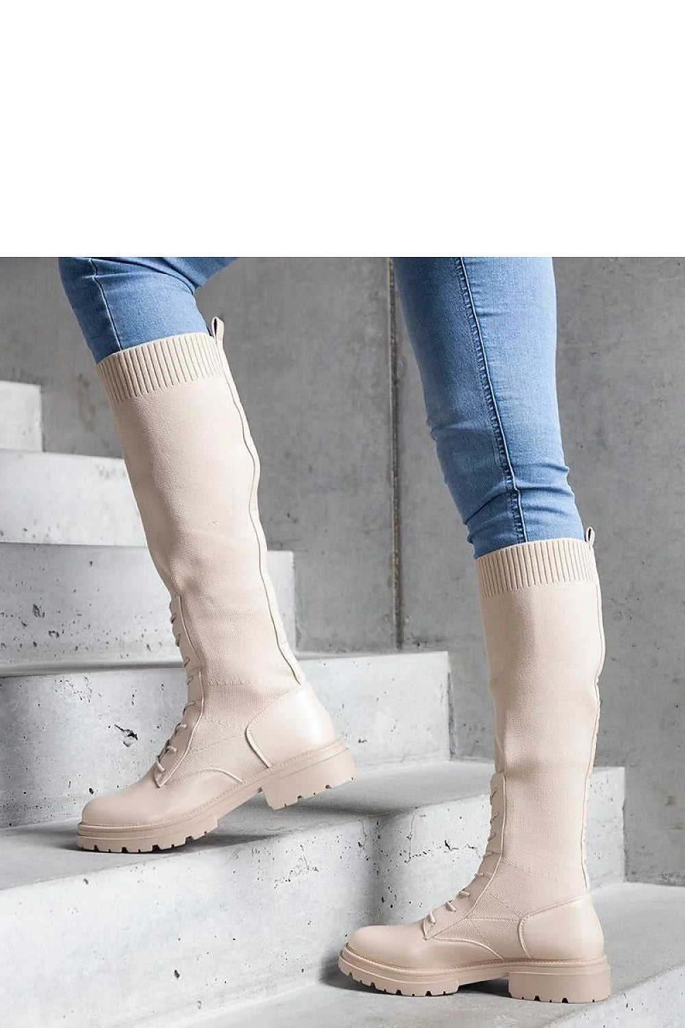 bottes cuissardes beige clair simili cuir lisse tige extensible côtelée lacets antidérapante doublure chaude semelle crantée talon bloc