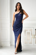 robe soirée longue asymétrique épaule nue paillettes bleu nuit satiné bustier drapée fente haute latérale moulante silhouette glamour élégante