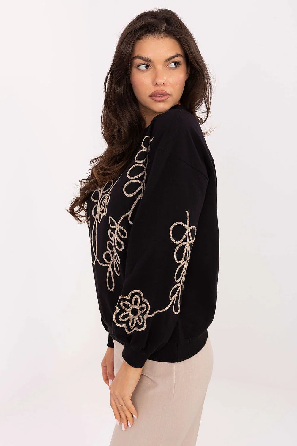 sweatshirt femme noir col rond coupe décontractée broderie florale beige doré lignes continues molleton doux manches longues confort stretch