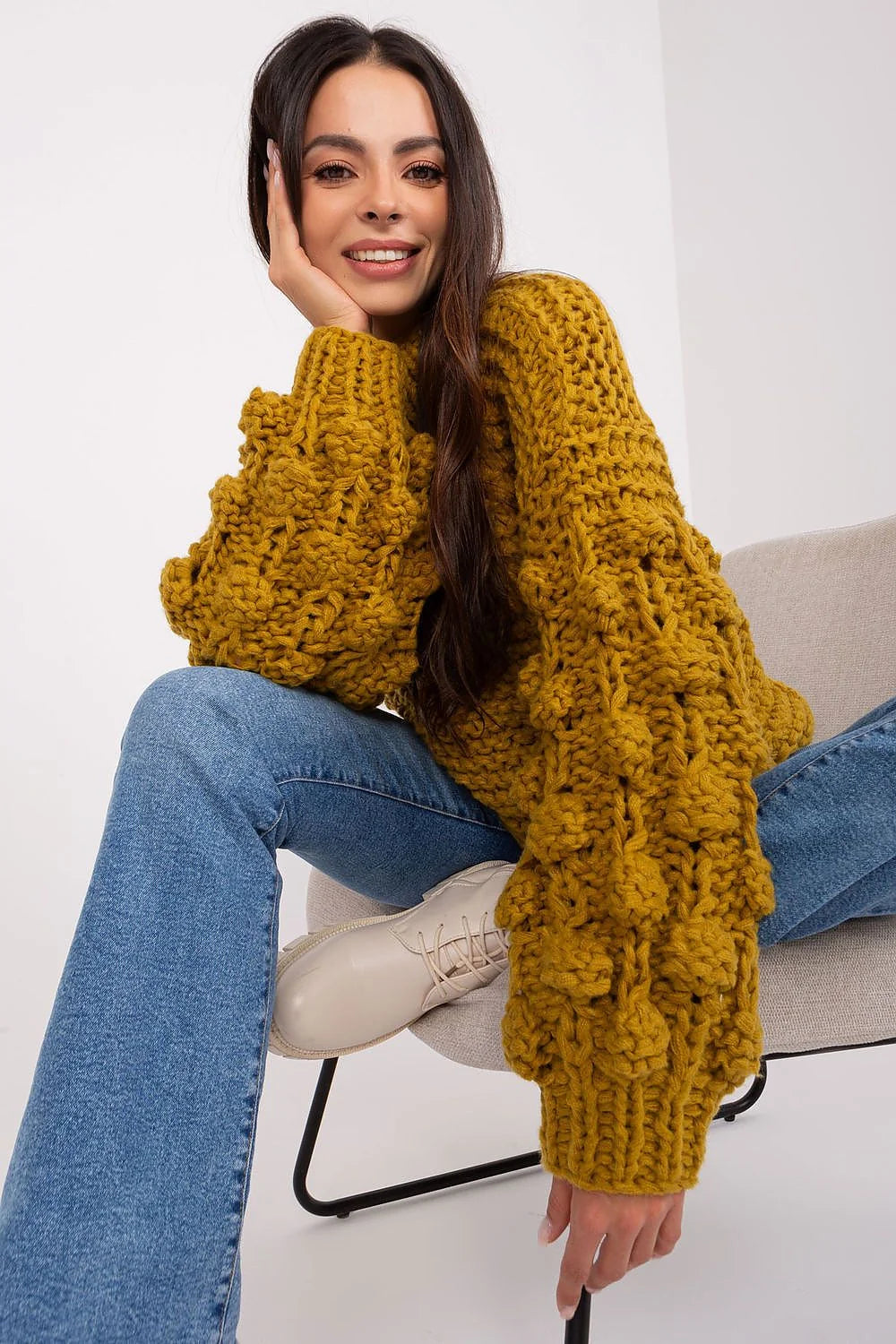 Pull tricoté pour femme jaune moutarde manches bouffantes texture épaisse style casual hiver 2023