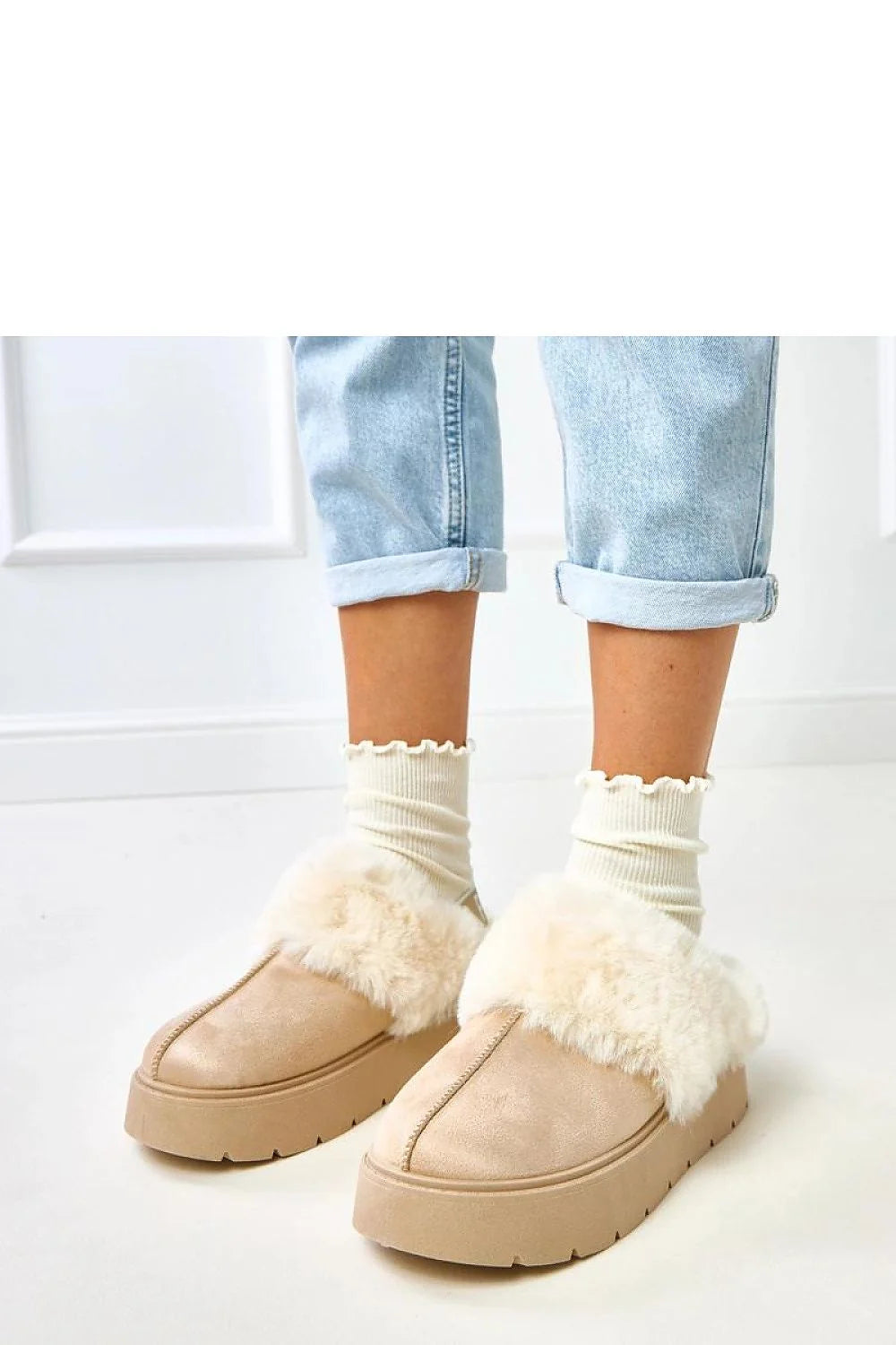 bottes neige basses Solea cuir suédé écologique beige doublure fourrure crème semelle plateforme 4cm crantée bout rond maintien élastique rembourrée