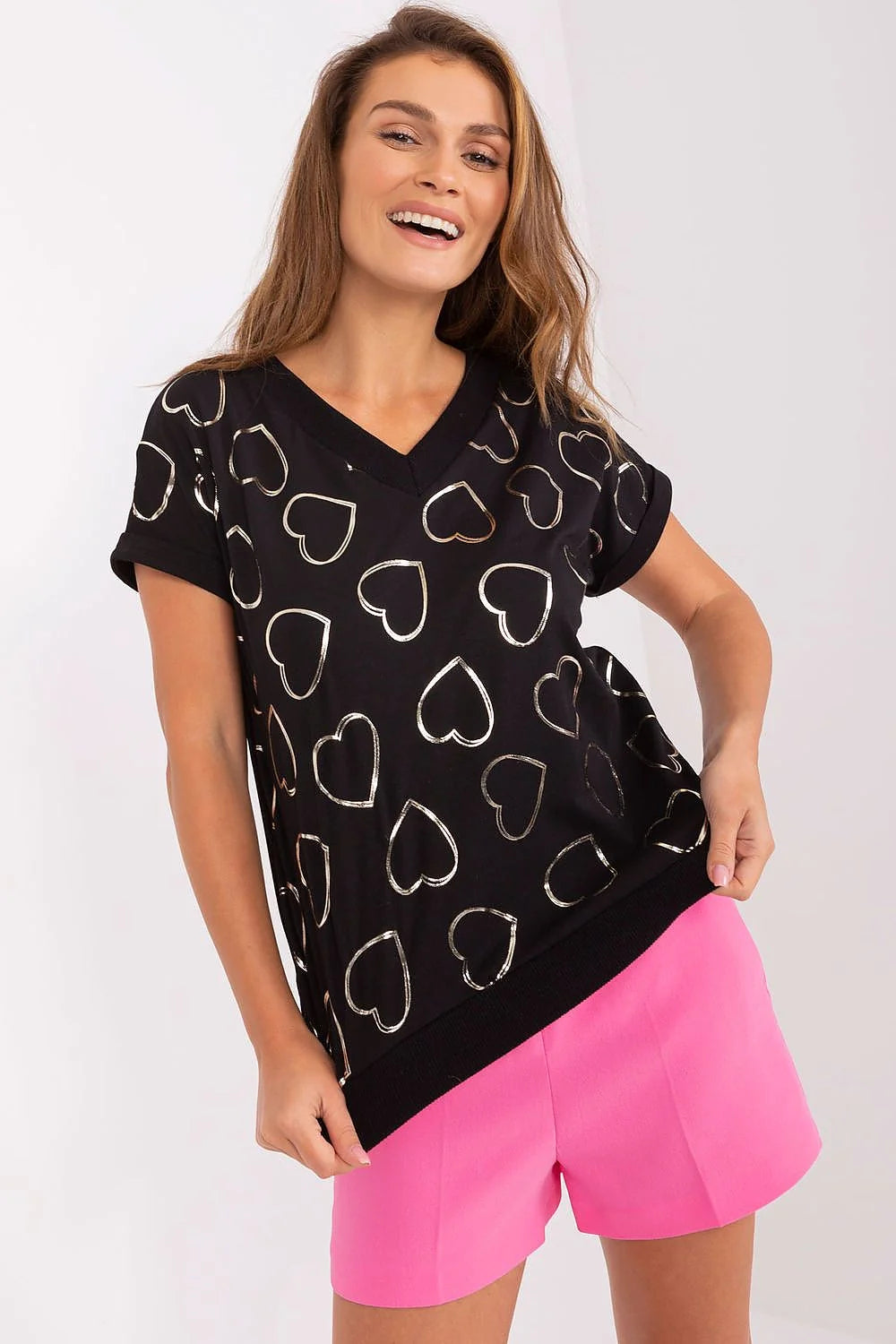 Ensemble deux pièces moderne femme t-shirt noir short rose motifs cœurs dorés matériau coton élasthanne
