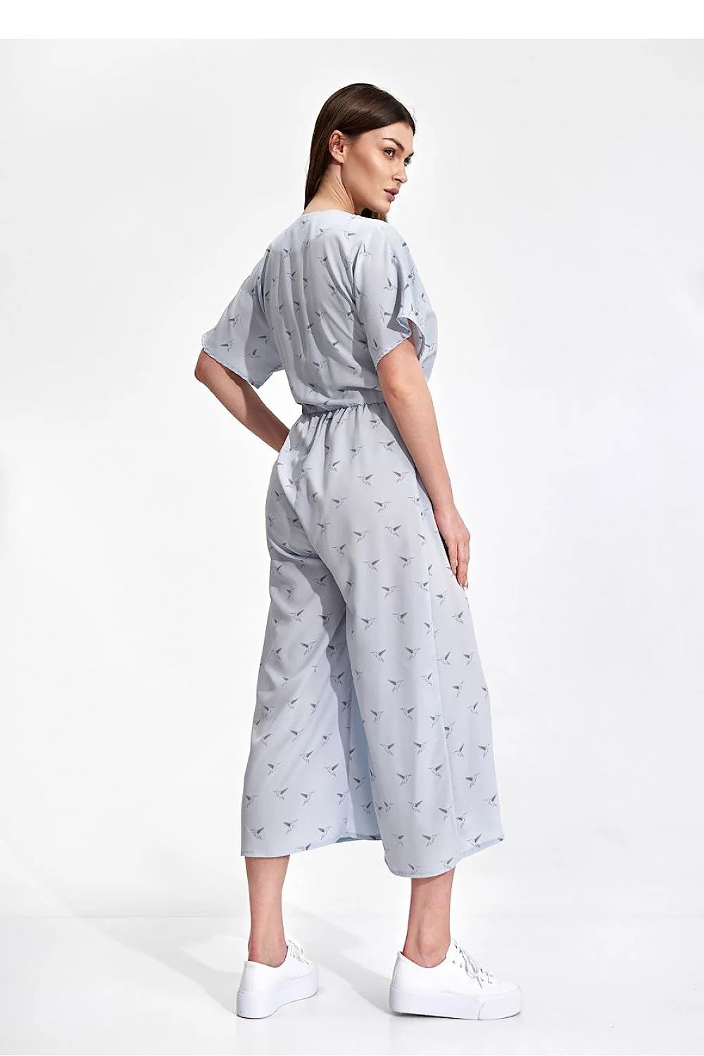 Combinaison Figl pour femme, design élégant, coupe fluide, manches courtes, encolure V croisée, beige rosé, vêtement mode, occasion décontractée, style moderne