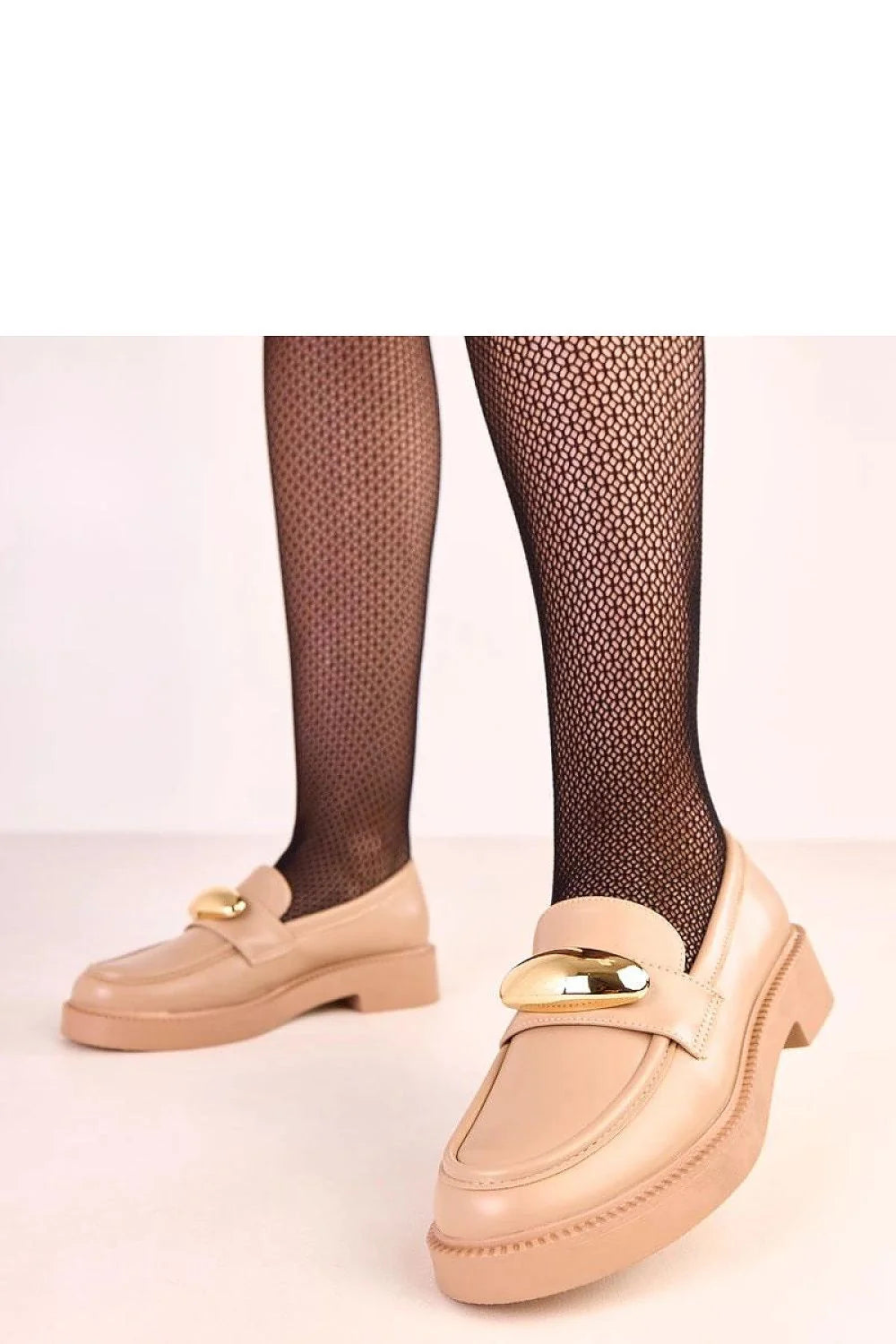 mocassins femme classiques intemporels beige nude cuir écologique effet lisse bout rond bijou métallique doré talon stable 45mm plateforme chunky