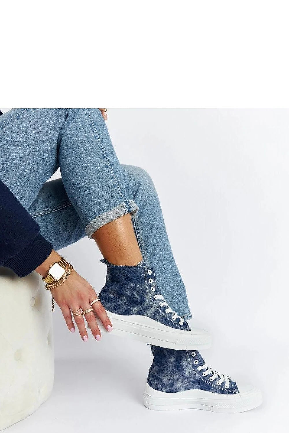 baskets montantes femme denim délavé indigo streetwear semelle épaisse blanche caoutchouc antidérapante plateforme bout renforcé lacets œillets métalliques