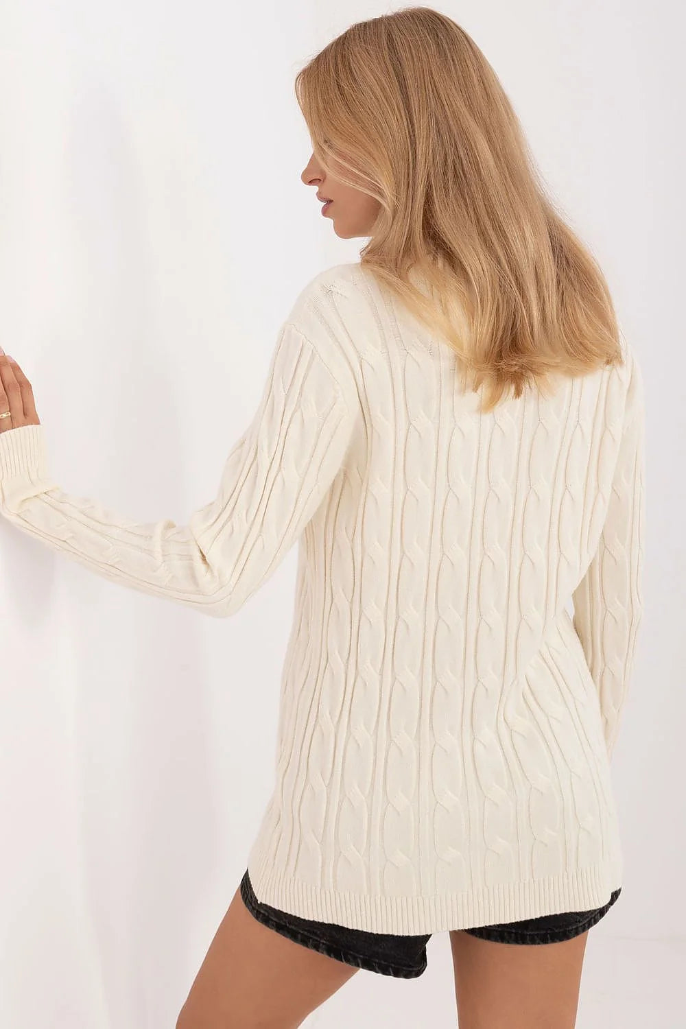 Sweater Women Knitted Torsade Cream Color Relaxed Fit Round Neck Long Sleeves Ribbed Finishes Casual Chic Versatile