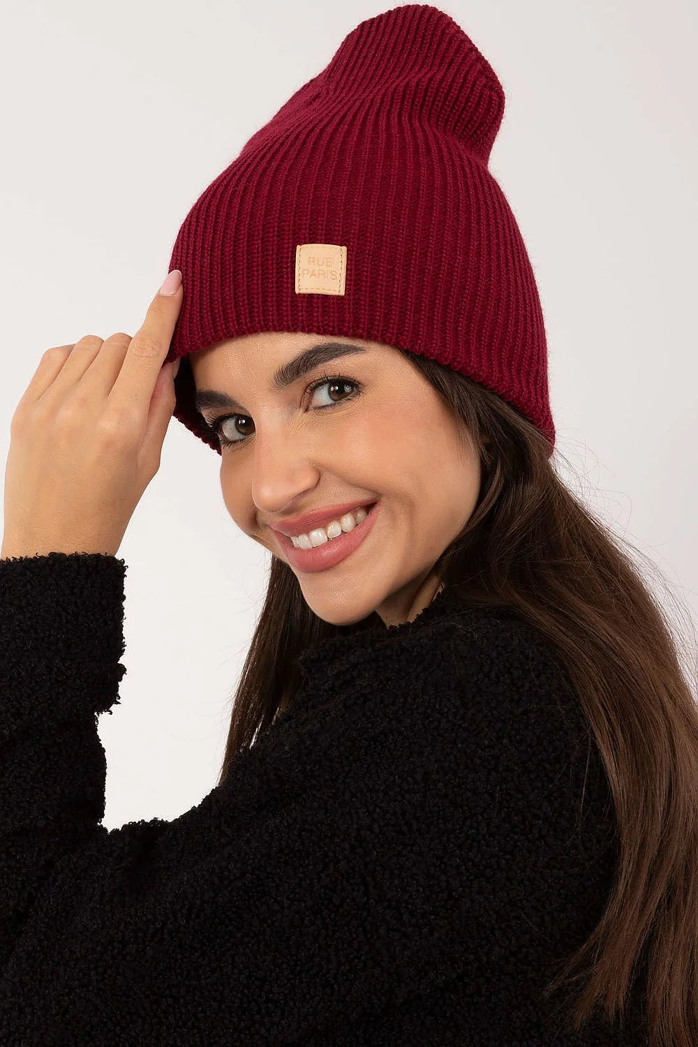 bonnet Rue Paris acrylique bordeaux slouch côtelé doux isolant extensible ajustable étiquette similicuir discrète quotidien élégant femmes
