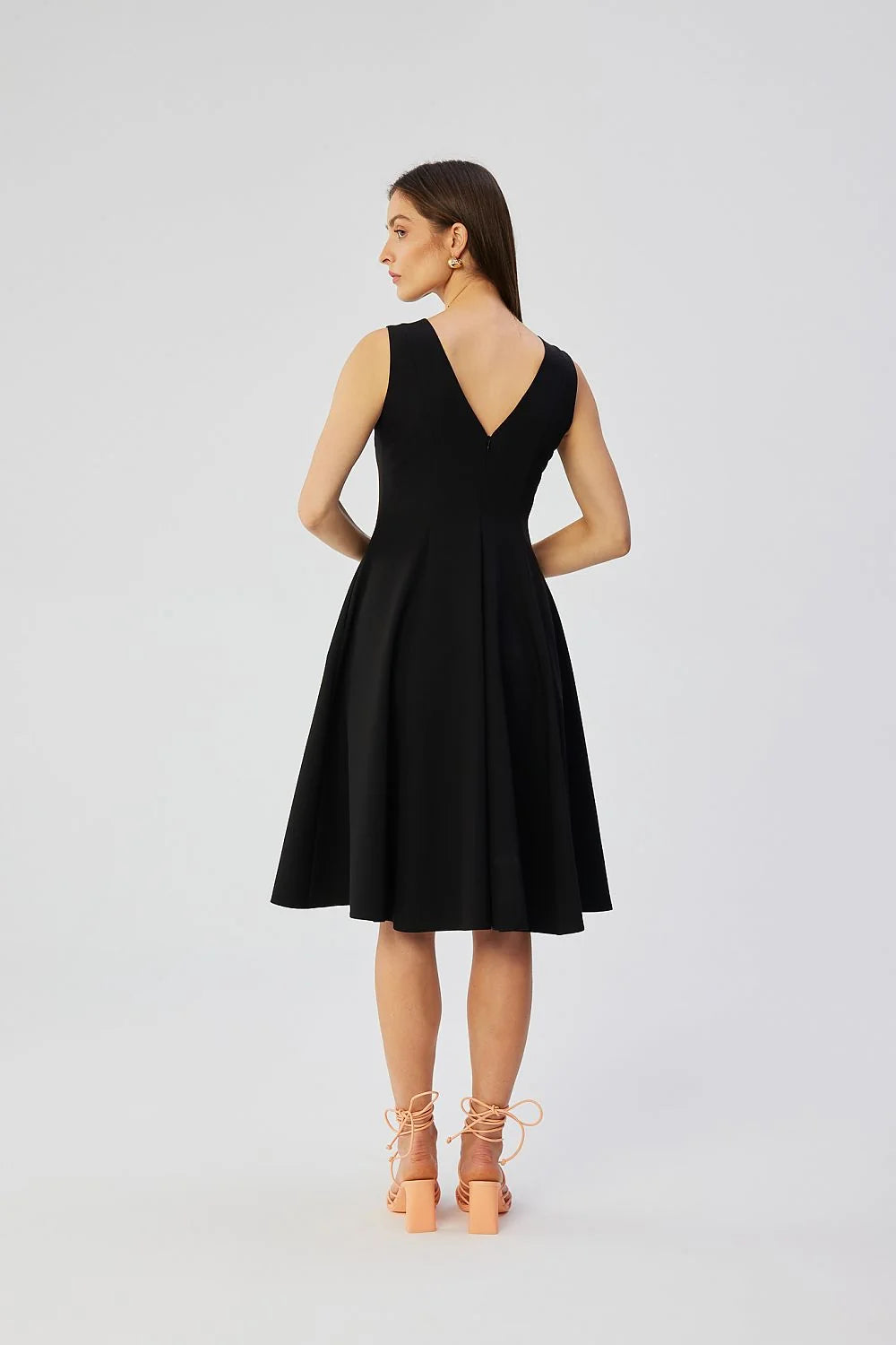 robe noire sans manches Stylove coupe évasée encolure ronde longueur midi femme élégante fluide minimaliste polyvalente