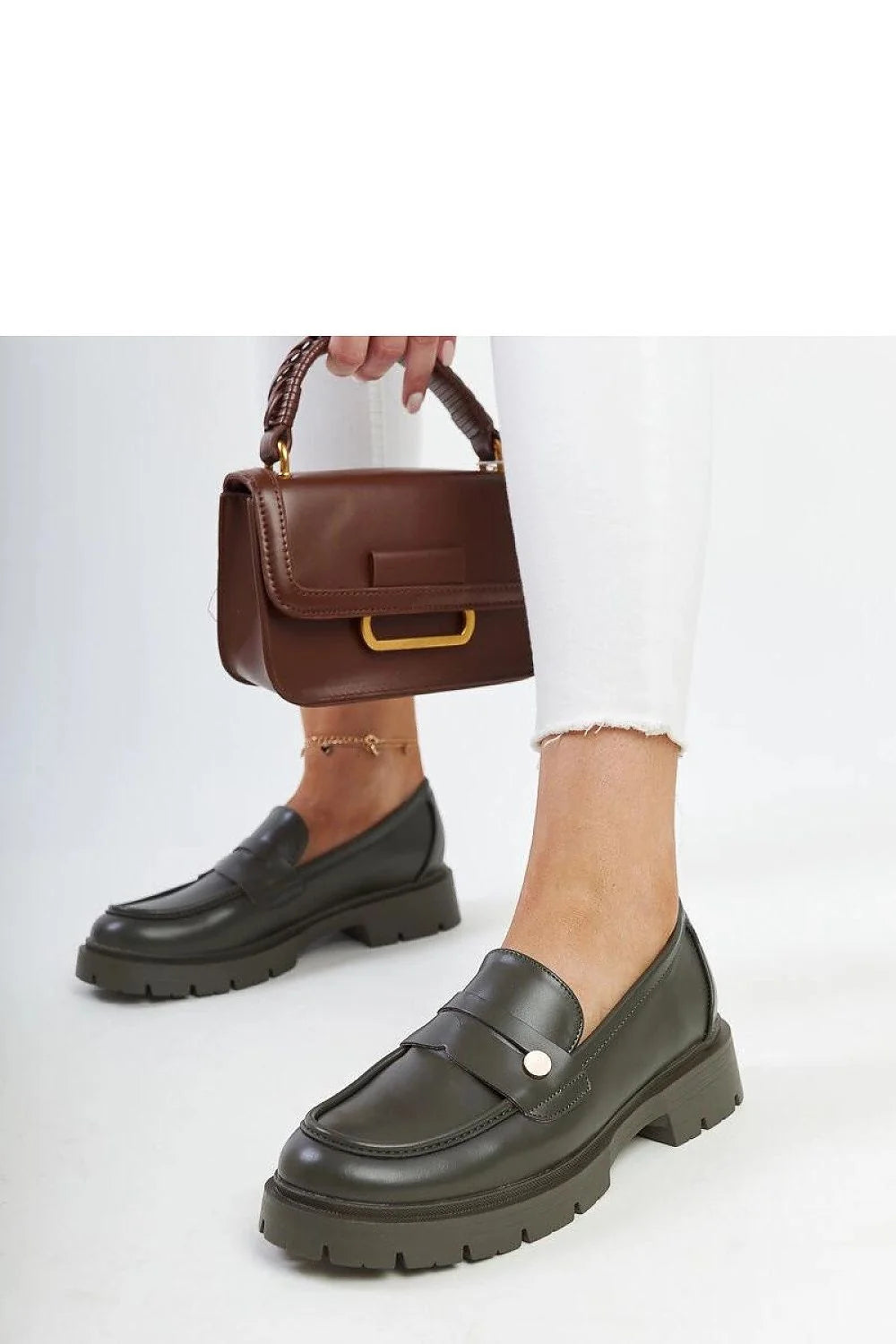 Mocassins femmes élégance confort cuir simili vert olive profond design moderne bout arrondi semelle épaisse crantée charme cœur
