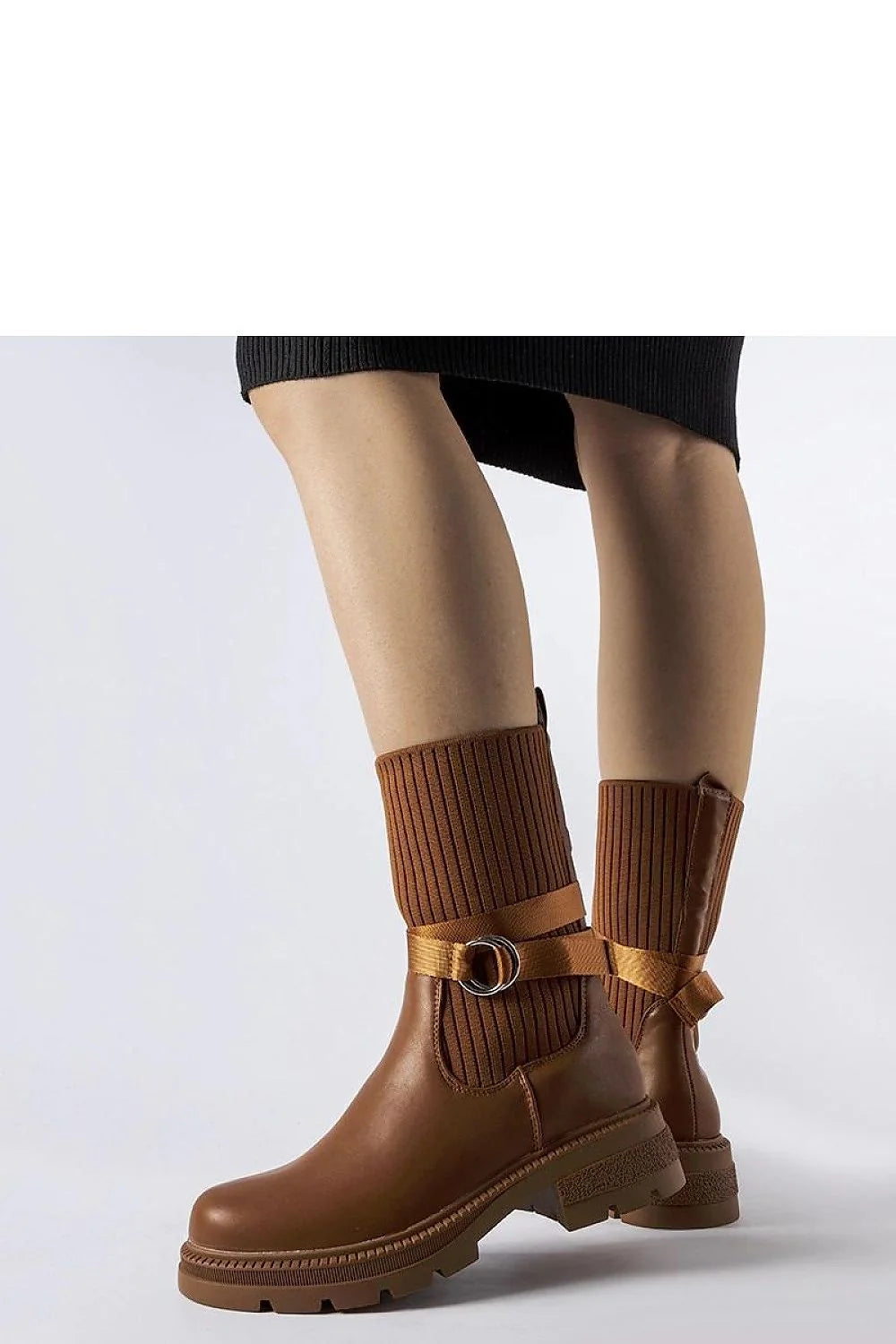Bottes femmes contemporaines élégantes couleur marron cuir lisse textile côtelé tige mi-haute bout rond semelle crantée