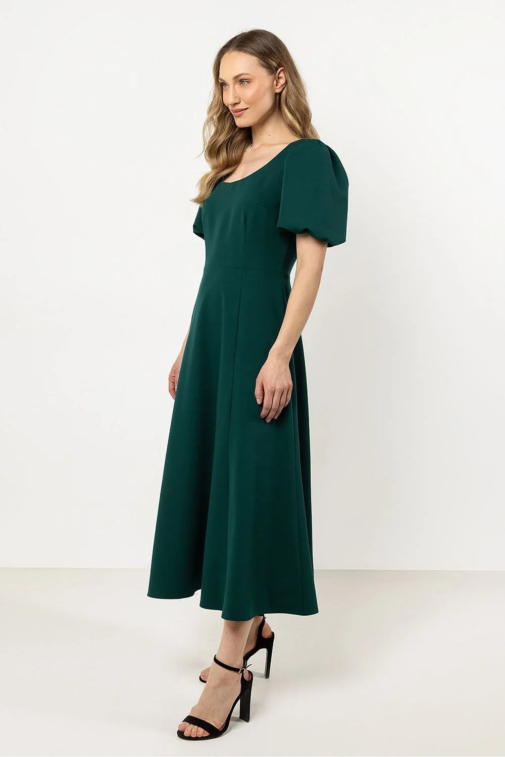 Robe midi féminine vert foncé manches courtes style classique décolleté bateau taille ajustée jupe évasée longueur cheville polyester elasthanne viscose femmes