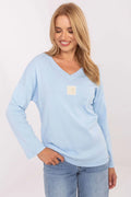 pull femme col V manches longues maille jersey légère bleu ciel droite oversize hanches épaules tombantes écusson écru coton élasthanne