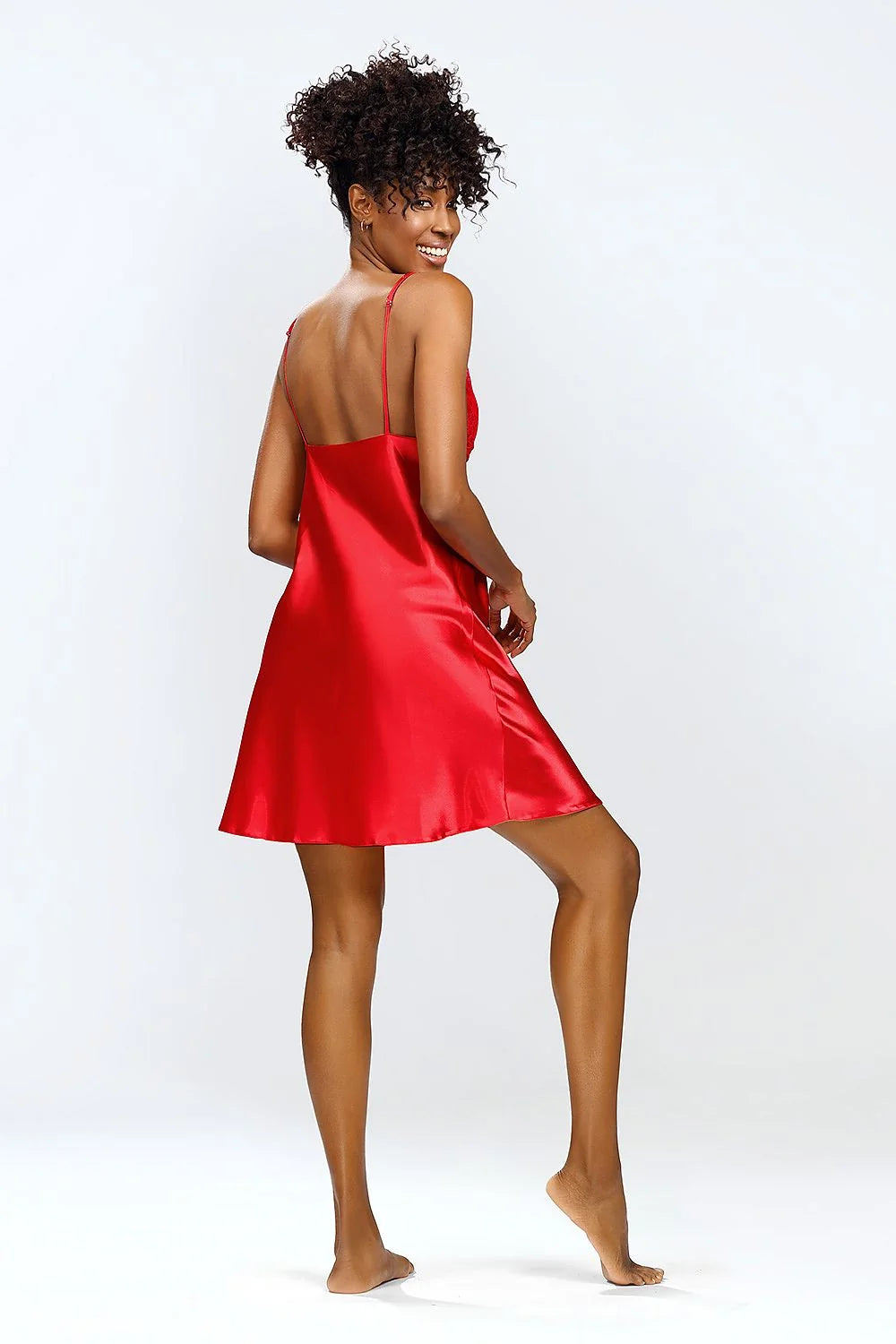Nuisette sexy DKaren en dentelle et satin rouge vif décolleté en V bretelles larges taille ajustable femme