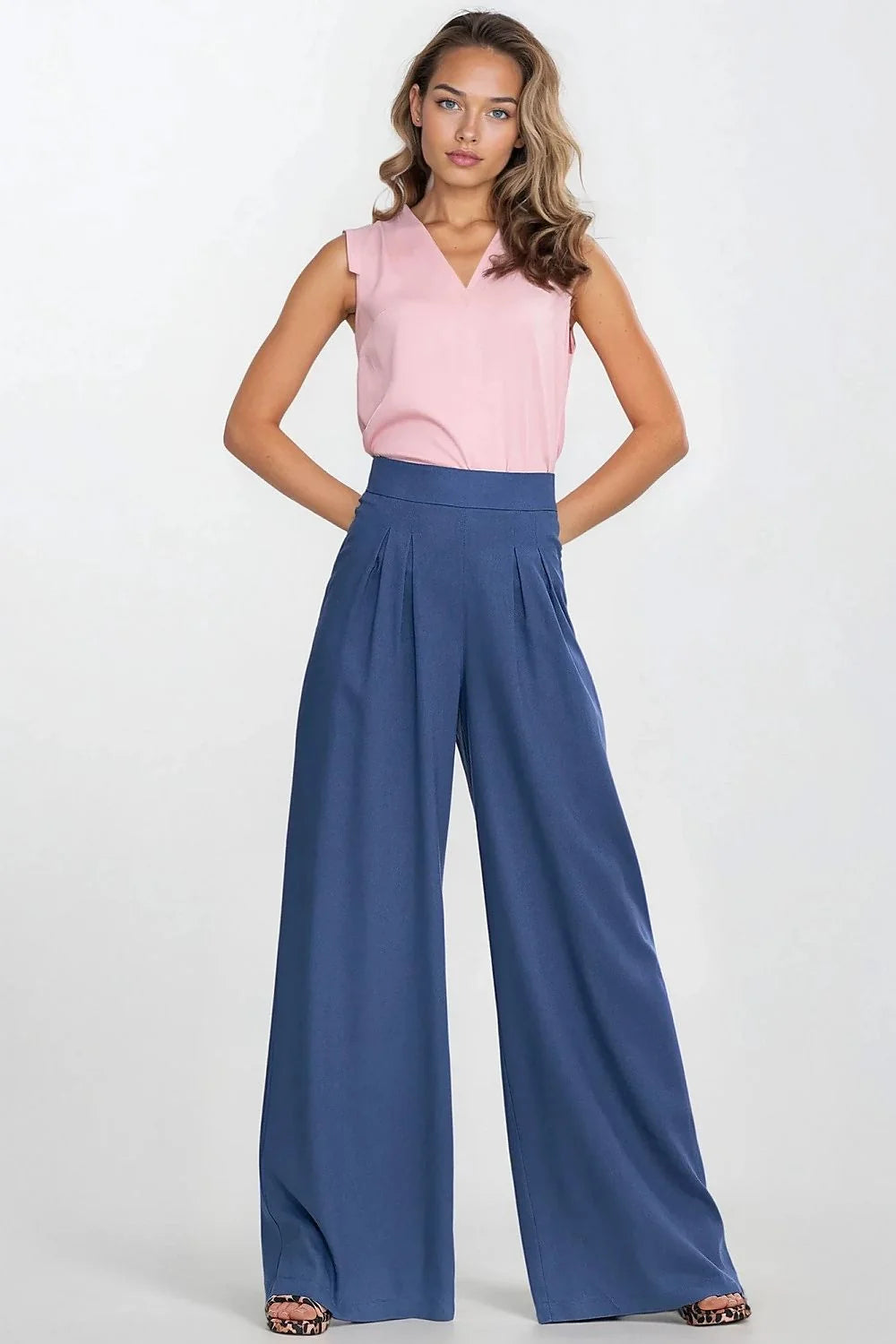 Pantalon femme long élégant coupe régulière taille haute jambes larges style moderne profesionnel soirée bleu profond