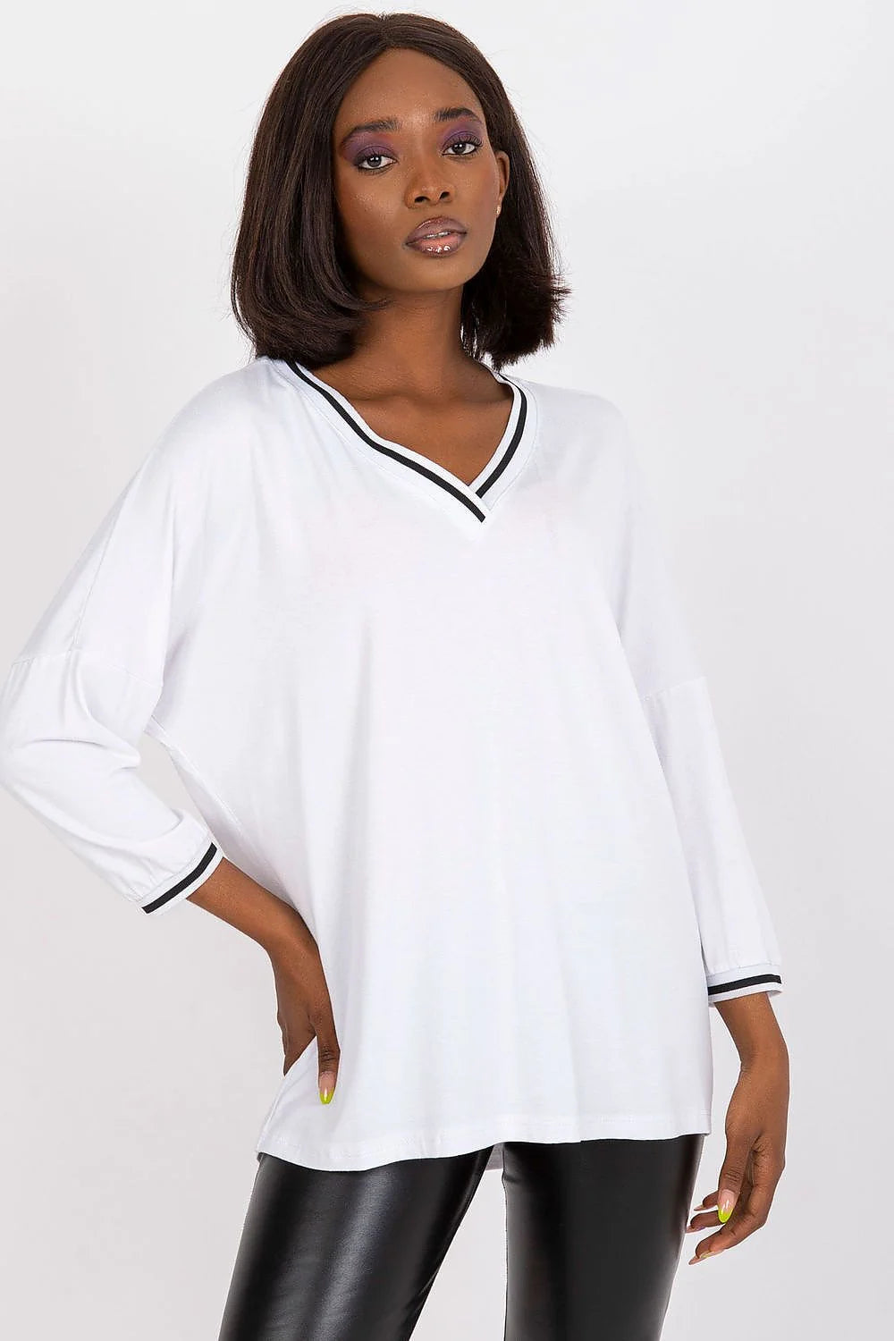 Chemisier BFG blanc encolure V manches longues coupe ample minimaliste en viscose élasthanne pour femmes