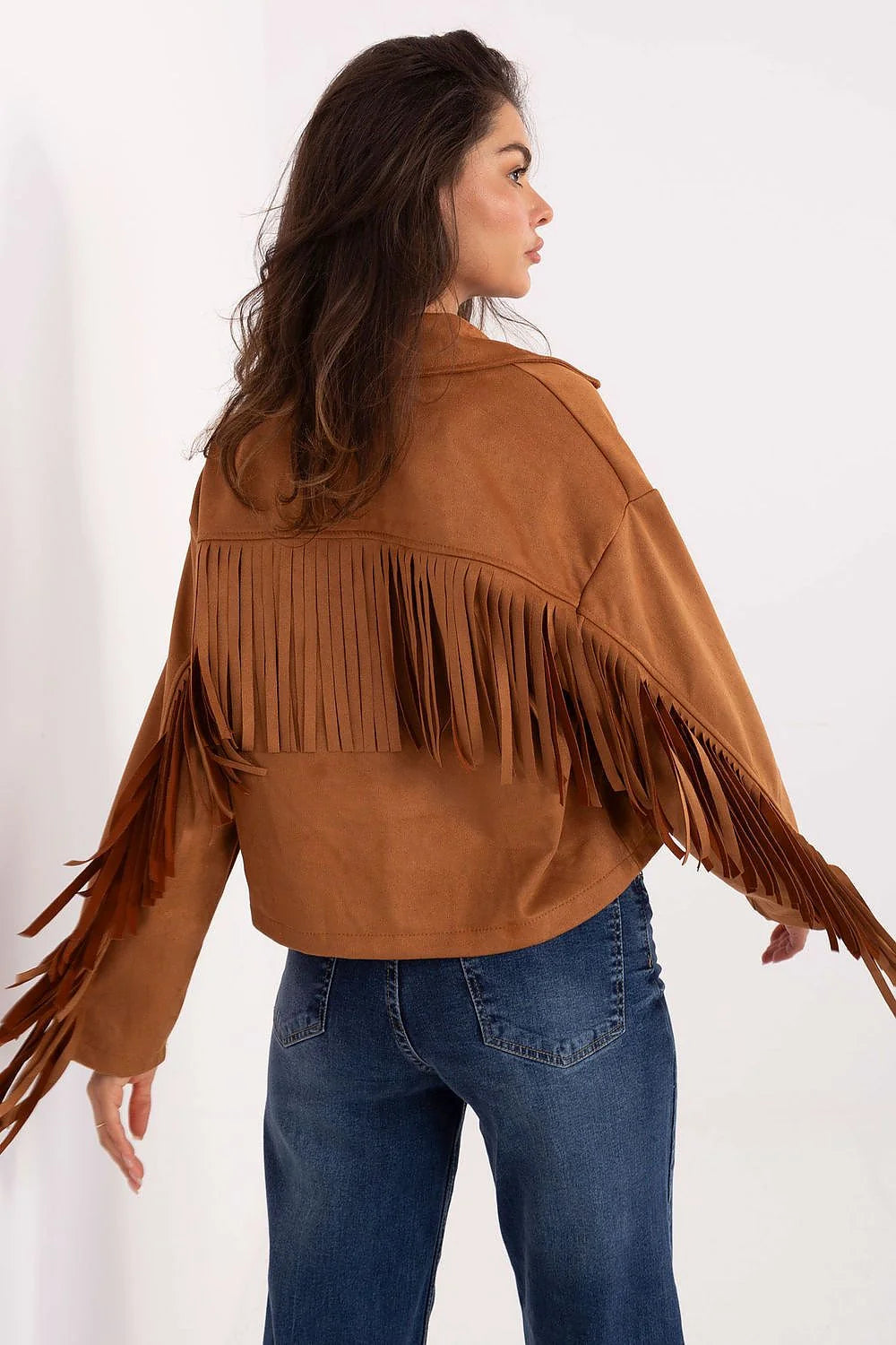 veste femme courte suédine cognac marron frangée manches longues décontractée style western bohème col chemise boutonnée boxy chic