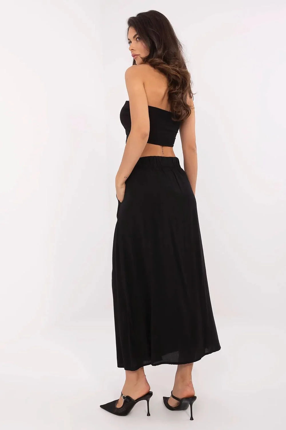 bandeau jupe longue viscose noire minimaliste estivale élégante fluide drapée taillehaute fente latérale poches discrètes ajustée sansbretelles chic décontractée