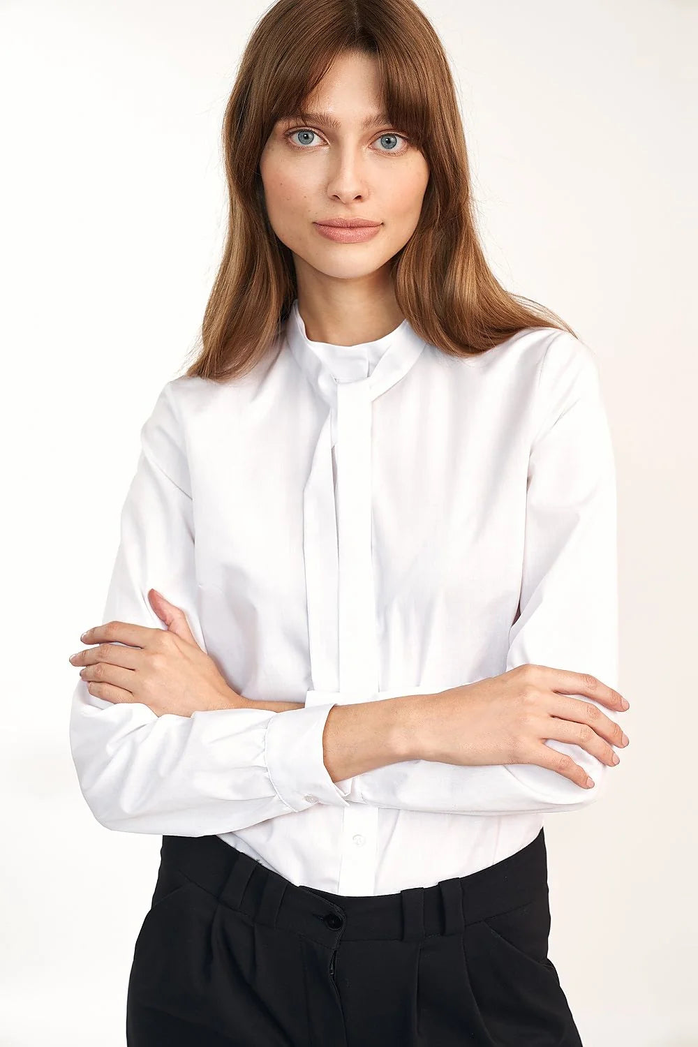 Chemise manche longue Nife élégante design minimaliste col montant coton polyester femme tenue professionnelle occasion