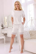 pyjama viscose végétale chemisier manches courtes shorts mi cuisses dentelle florale poches latérales taille confortable coupe relaxed blanc cassé emballage