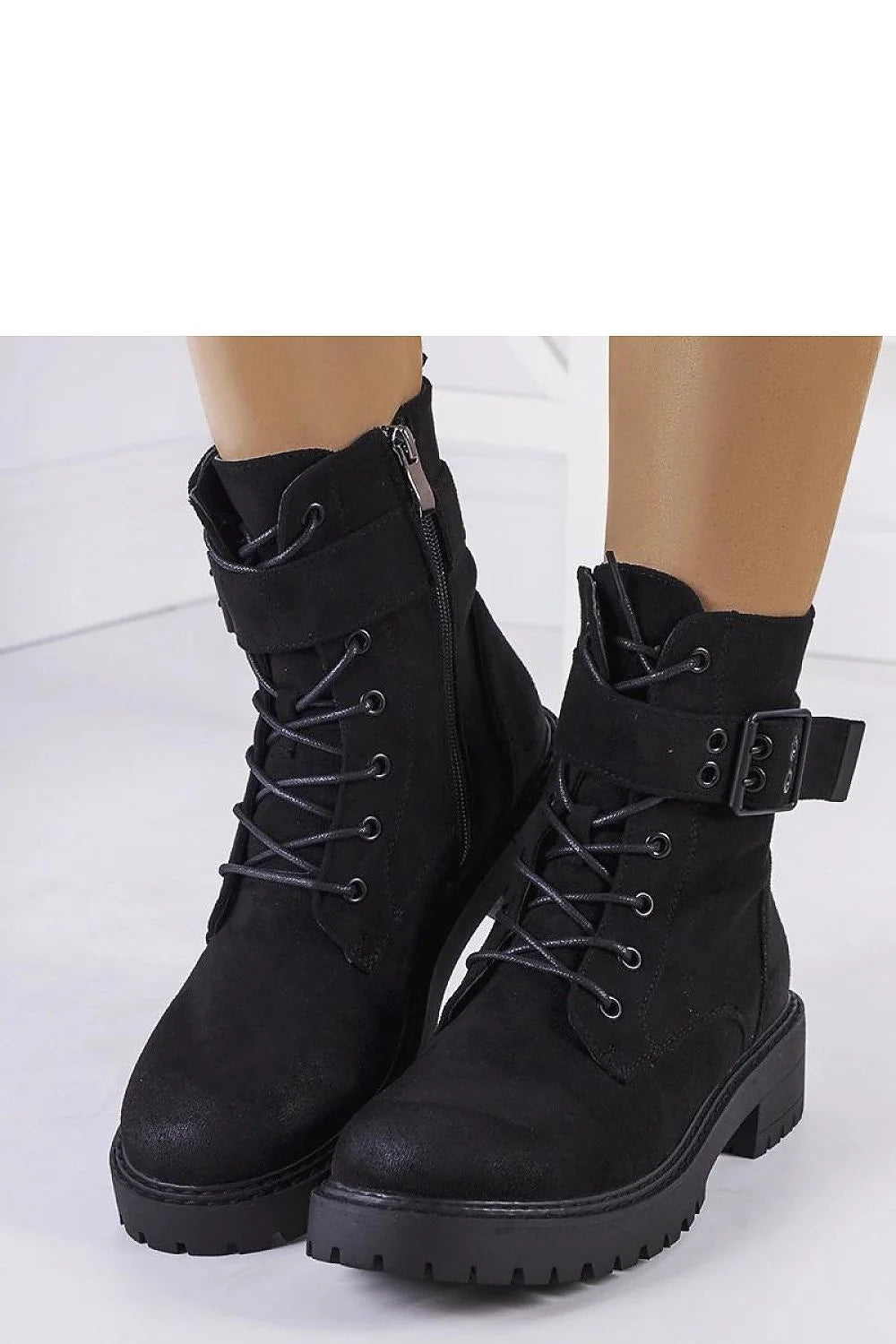 Bottes urbaines femmes style militaire cuir suédé noir lacets sangle métallique semelle cramponnée confort cheville