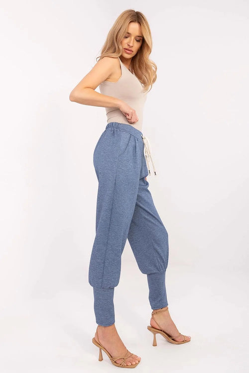 Ensemble mode femme débardeur tank top pantalon joggers style décontracté confort élégance coupe ajustée