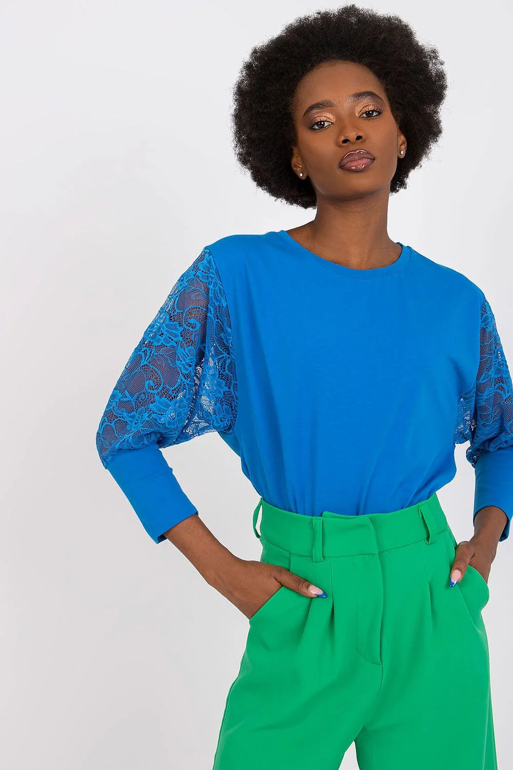 Chemisier Rue Paris bleu vif dentelle manches 3/4 coupe droite pantalon vert audacieux taille haute femme