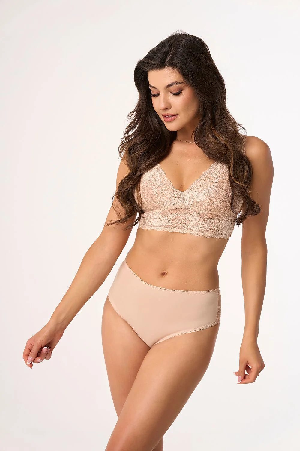 Ensemble de lingerie féminine élégant dentelle nude microfibre soutien-gorge bralette culotte haute confort quotidien