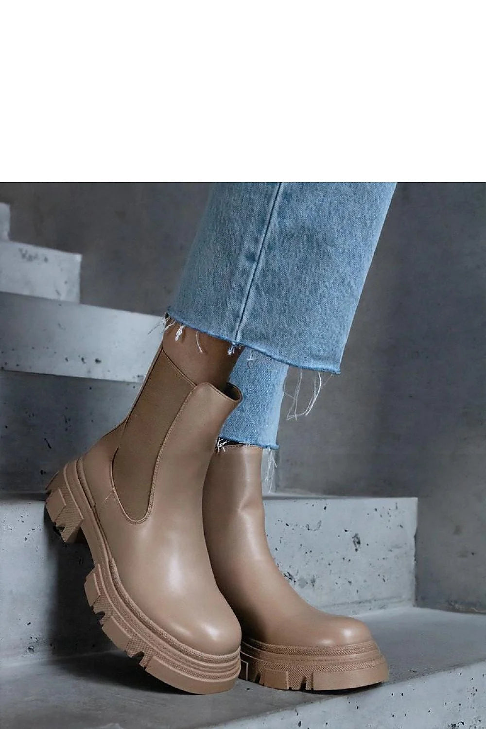 bottines chelsea femme beige nude similicuir lisse doublure chaude semelle plateforme crantée antidérapante élastique latérale urbaine confortable
