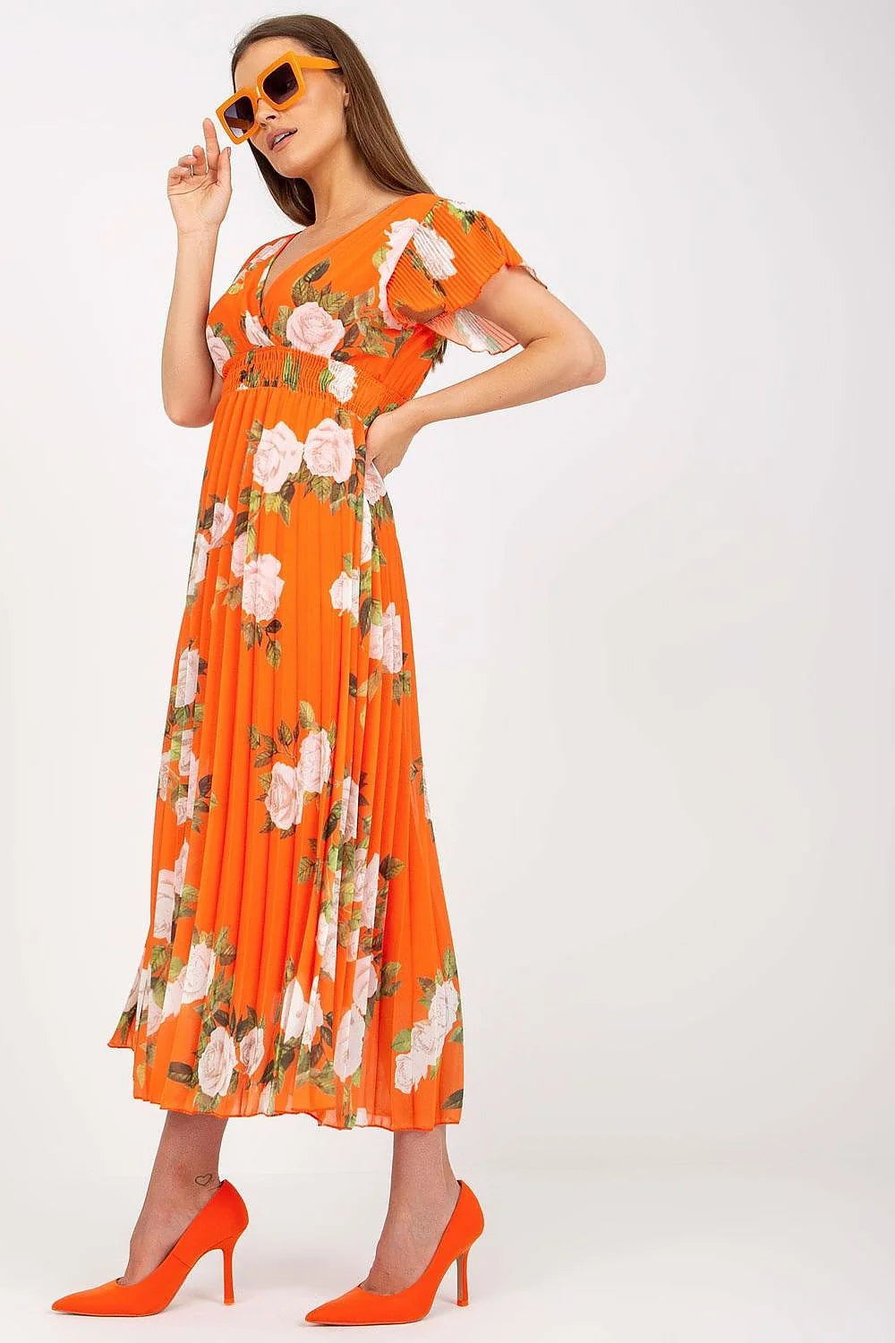 Robe de jour longue motif floral encolure en V manches courtes évasées taille ajustable matière fluide femme