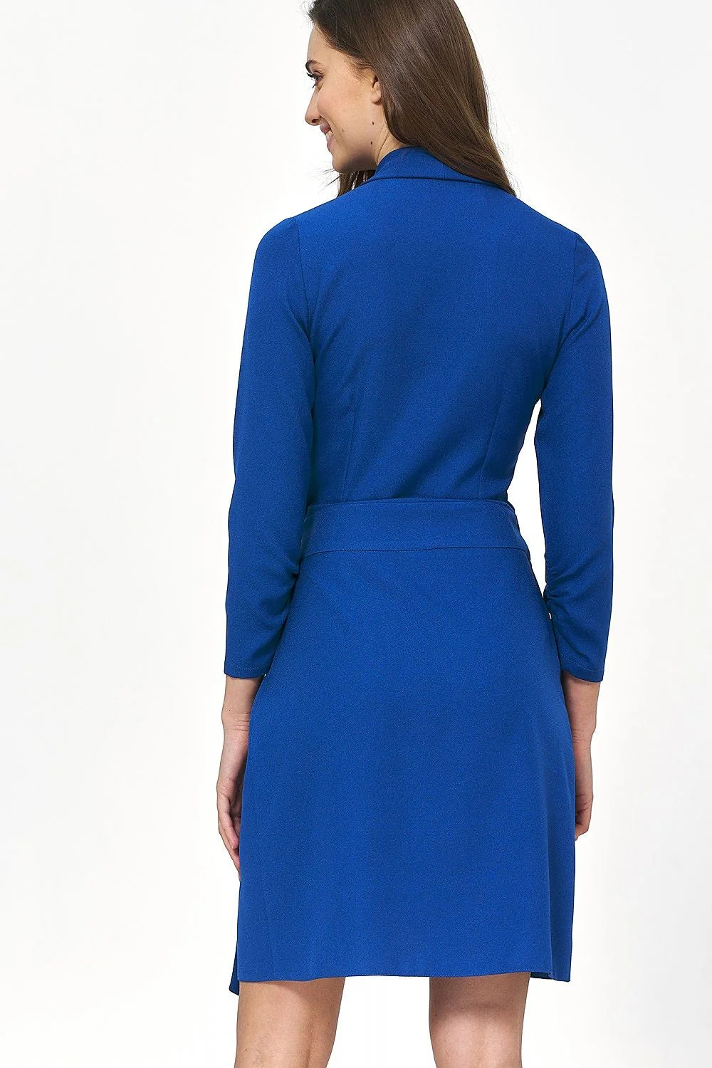 Robe de jour élégante moderne coupe portefeuille manches longues ceinture couleur bleu vif matière fluide femme