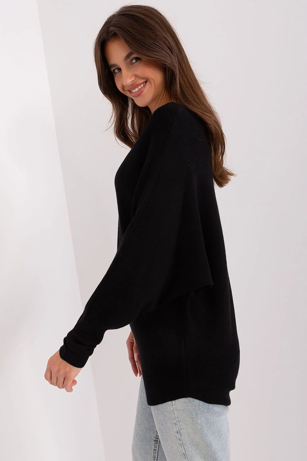pull femme viscose coton noir oversize coupe ample manches chauvesouris col bateau maille côtelée base arrondie élégant confortable