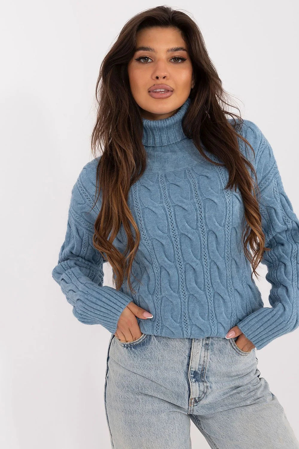 Pull col roulé design torsades maille épaisse couleur bleu ciel femme style décontracté-chic matériau acrylique polyester polyamide manches longues poignets côtelés