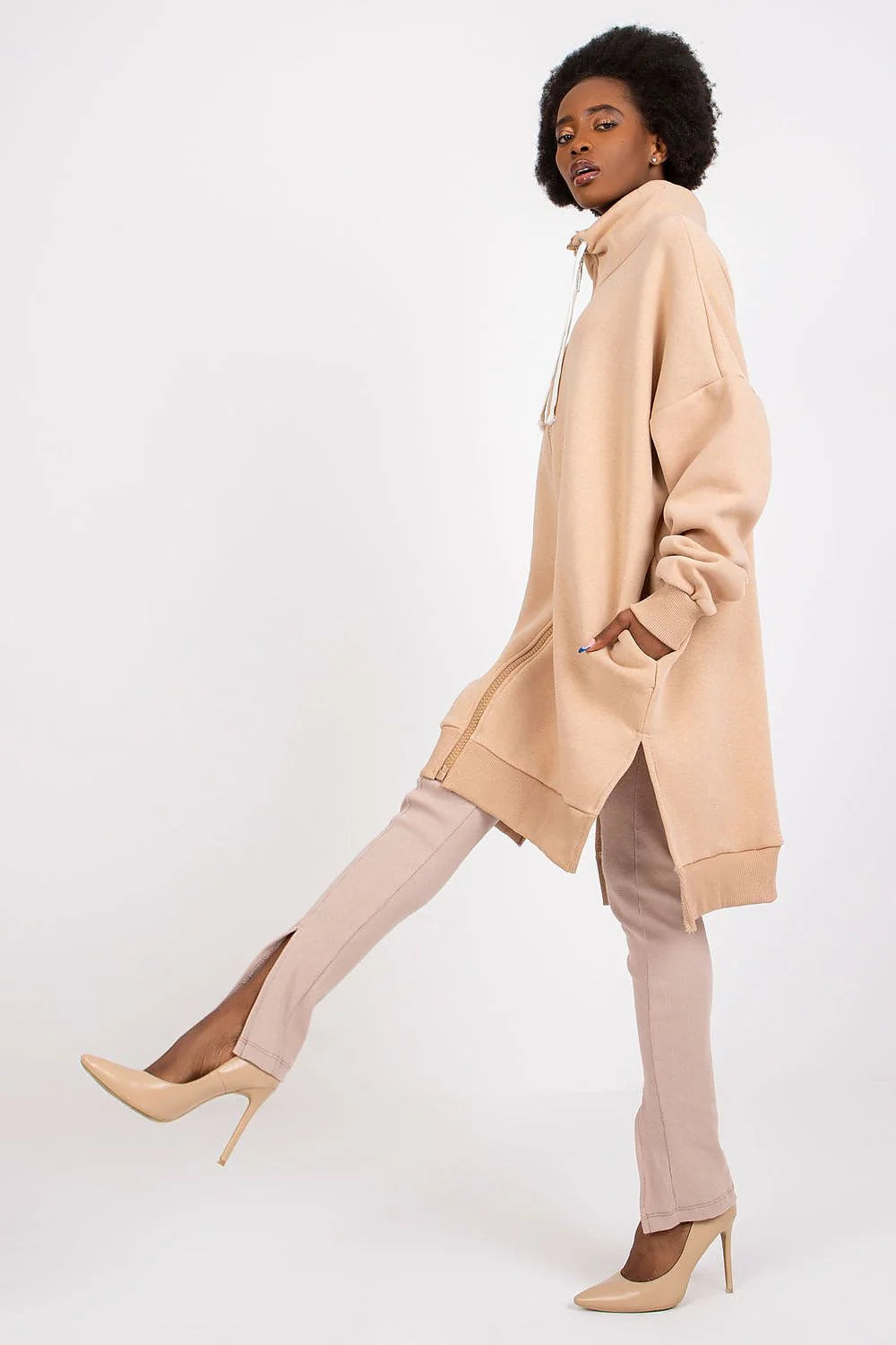Sweat à capuche coton beige clair oversize urbain confort chic fermeture éclair poches latérales
