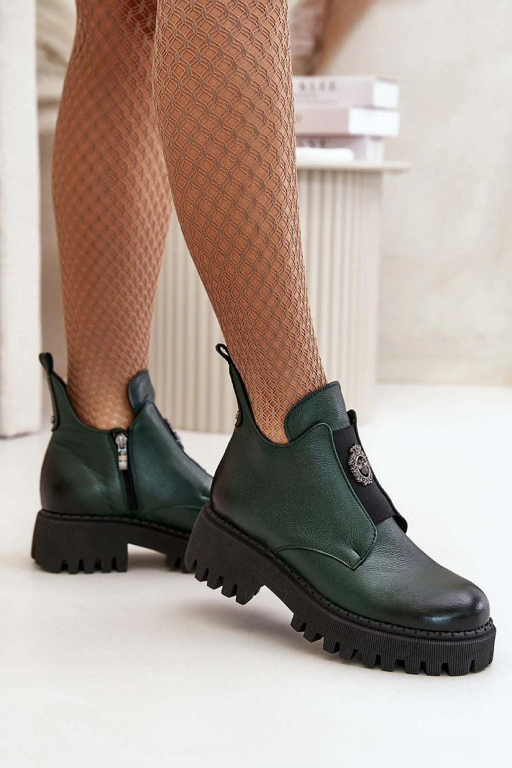 bottines femme cheville cuir véritable vert foncé grainé montantes maintien confort semelle épaisse crantée plateforme bout rond fermeture éclair latérale