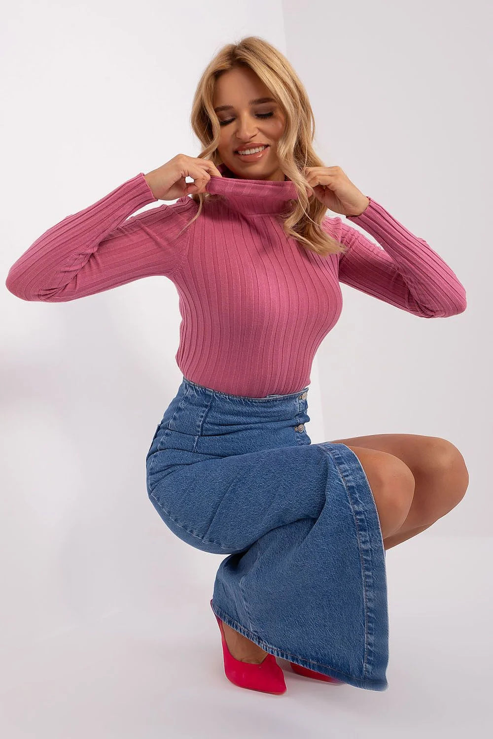Pull col roulé femme couleur rose vif en viscose nylon polyester coupe ajustée manches longues pour travail et quotidien