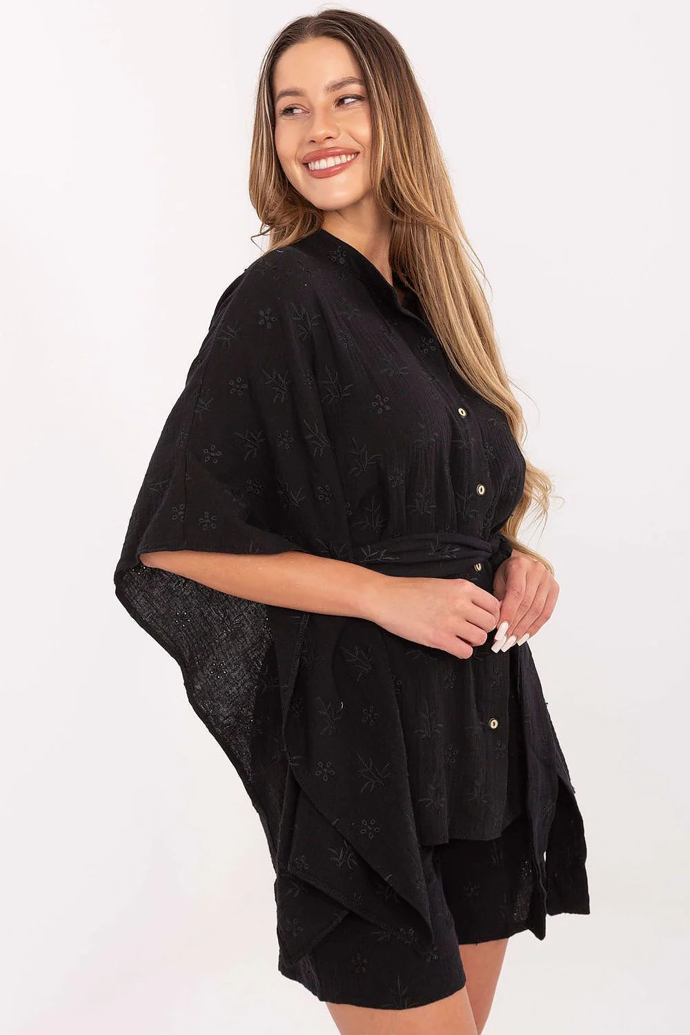 Ensemble féminin tunique et short assortis coton naturel style élégant coupe droite taille haute motifs floraux femme