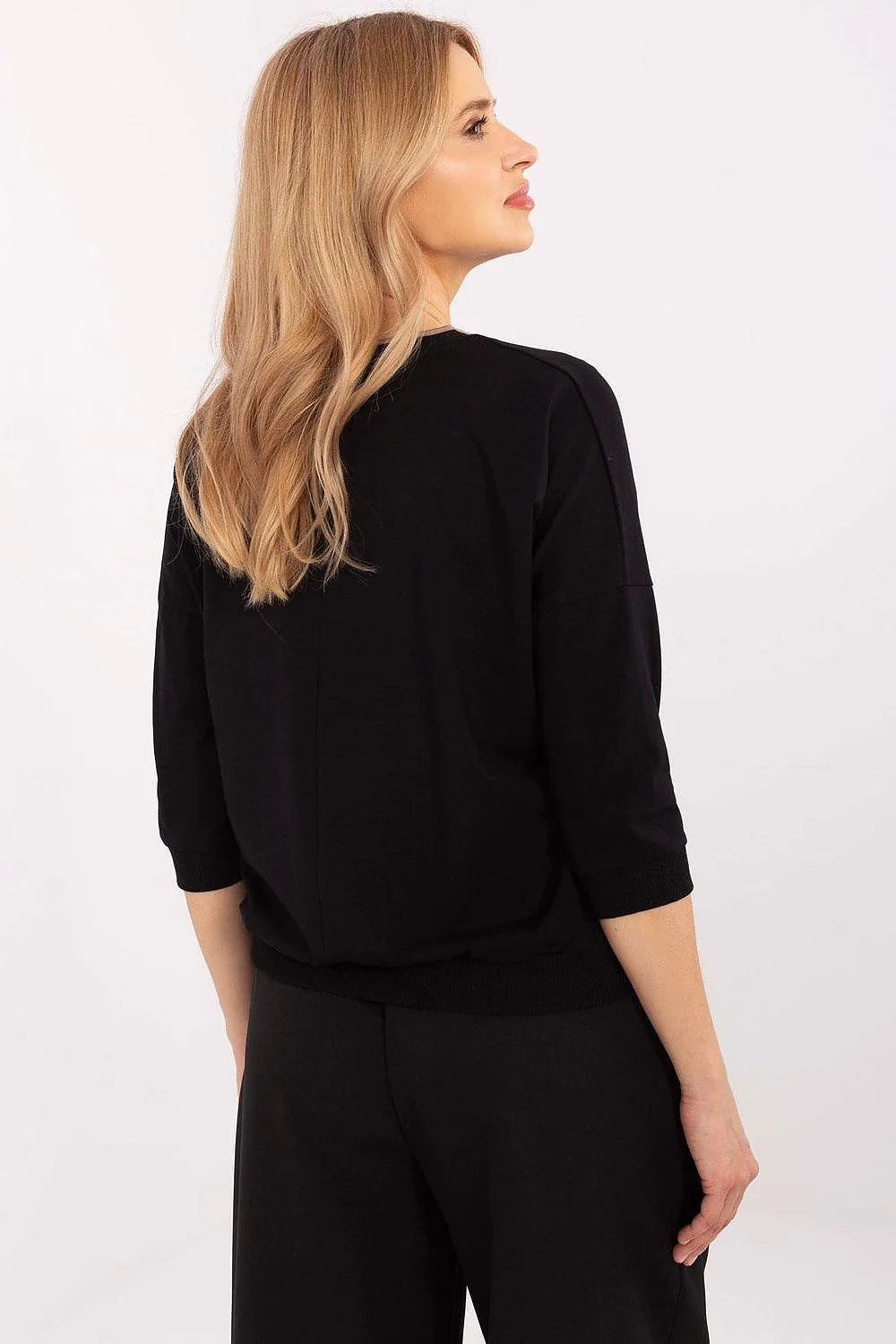 Pull femme moderne design artistique motif visage stylisé noir coton mélange manches courtes coupe décontractée ceinture dorée