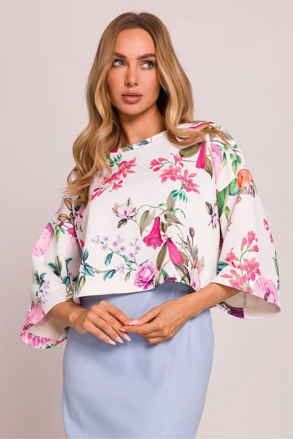Blouse féminine élégante imprimée floral rose fuchsia vert tissu doux manches 3/4 encolure ronde occasion décontractée chic femme