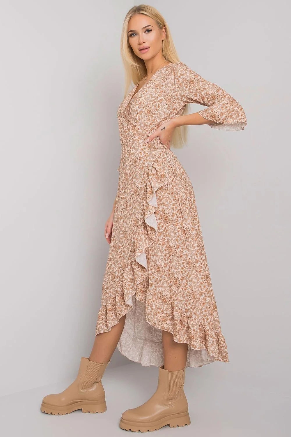 robe femme boho cache coeur décolleté plongeant manches trois quarts volants asymétrique ourlet ceinture nouée latérale imprimé floral brun noir