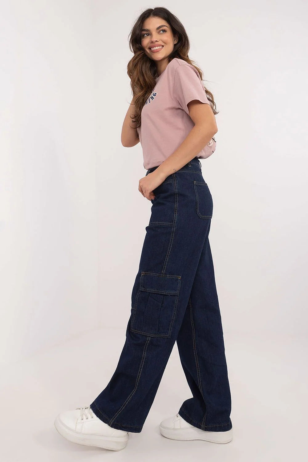 T-shirt graphique Good Morning rose pâle cargo pants bleu foncé set femmes casual urban daily use