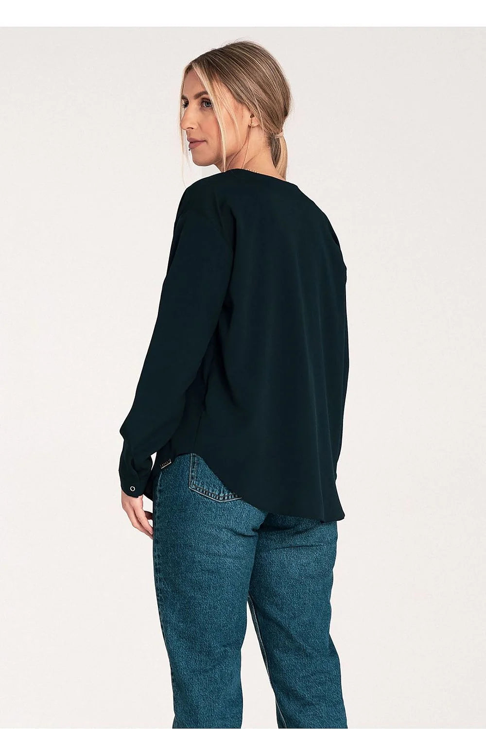 chemise femme manches longues col V sans col fluide polyester elastane noir bleu marine coupe droite légèrement ample