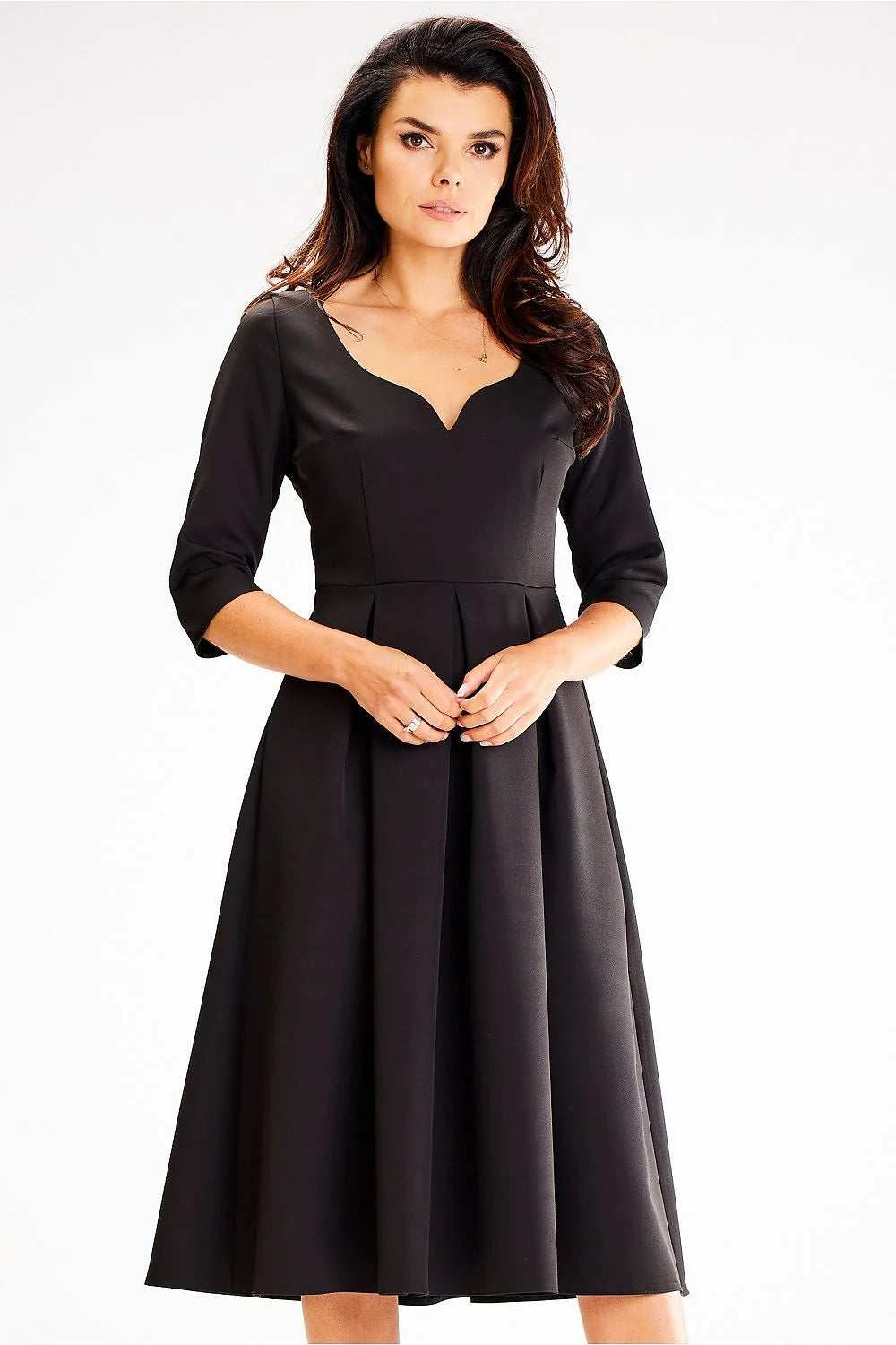 Robe élégante pour femmes en noir col cœur manches 3/4 taille marquée coupe évasée polyester elasthanne Taille S M L XL