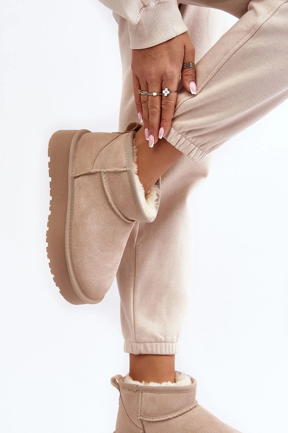 Bottes de neige pour femmes design moderne confortable cuir suédé fourrure synthétique hauteur 9.5 cm plateforme 5 cm casual hiver