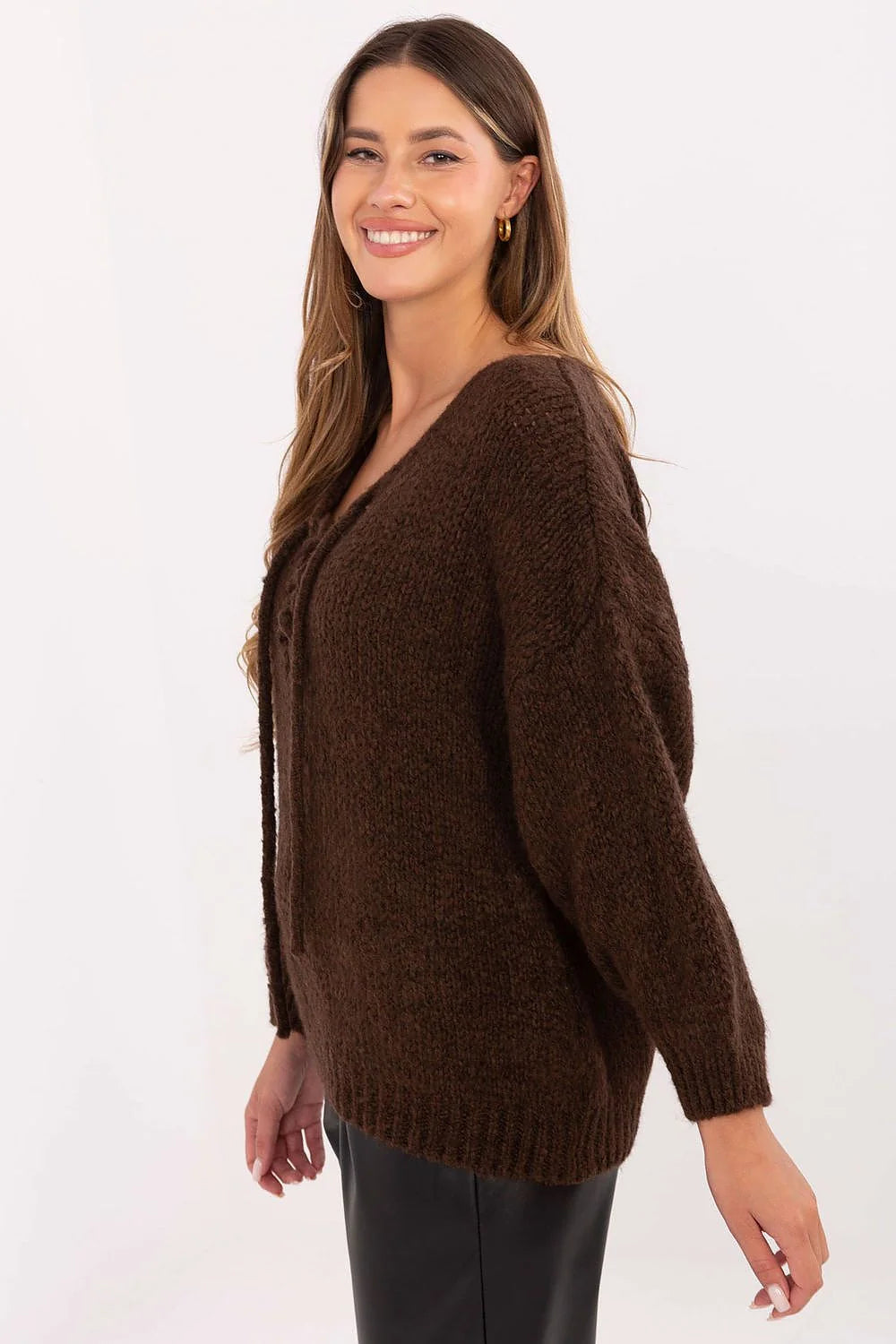 pull femme maille chunky col V lacé marron chocolat coupe ample hanches cordons décoratifs duveteuse tricot manches ballon côtelés chaleur
