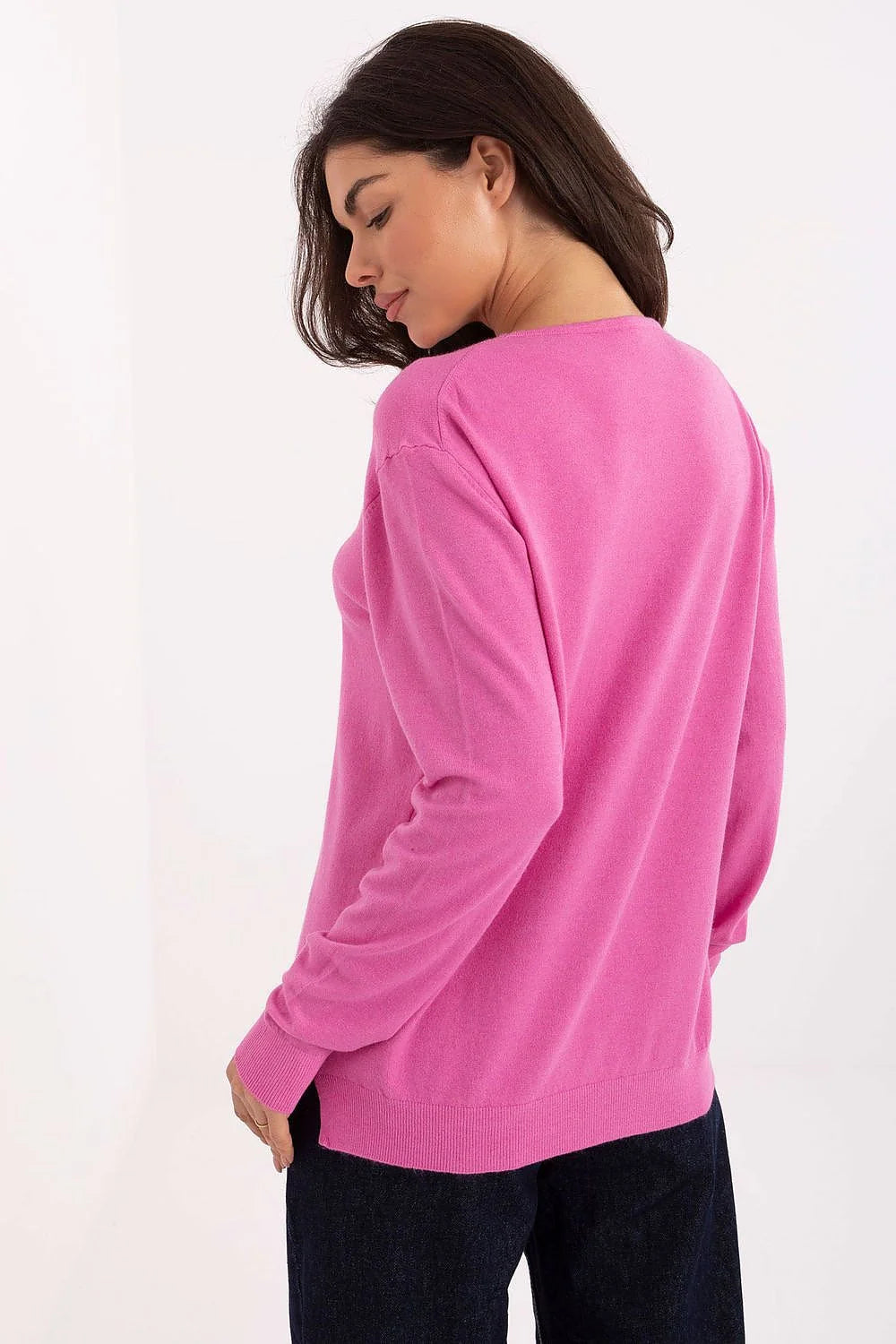 pull femme maille fine rose fuchsia col V manches longues coupe droite oversize tombé décontracté finitions bordcôtes tissage fluide polyvalent
