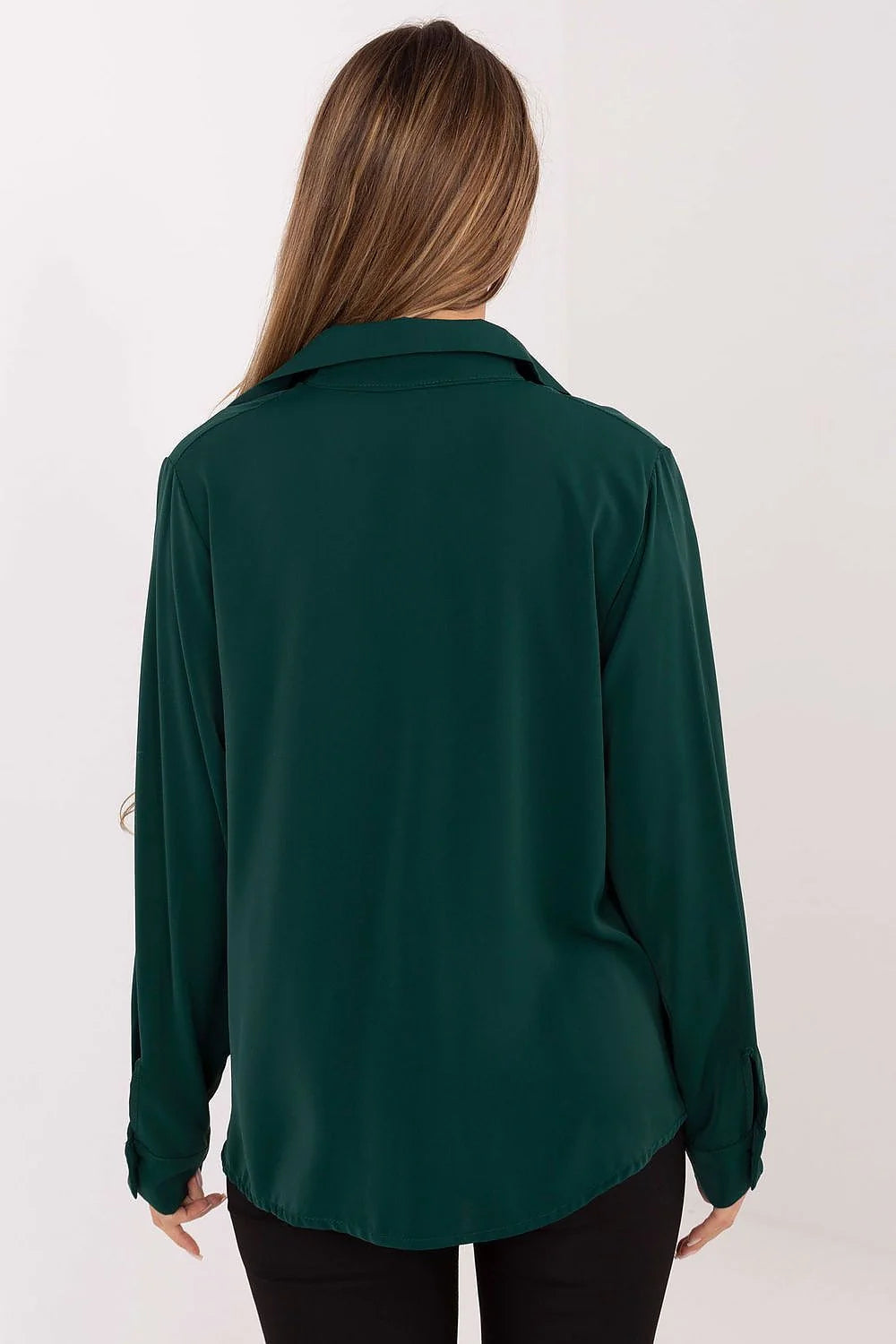 chemise femme manches longues col classique oversize boutonnée noeud frontal drapé satinée vert forêt fluide poignets boutonnés élégante