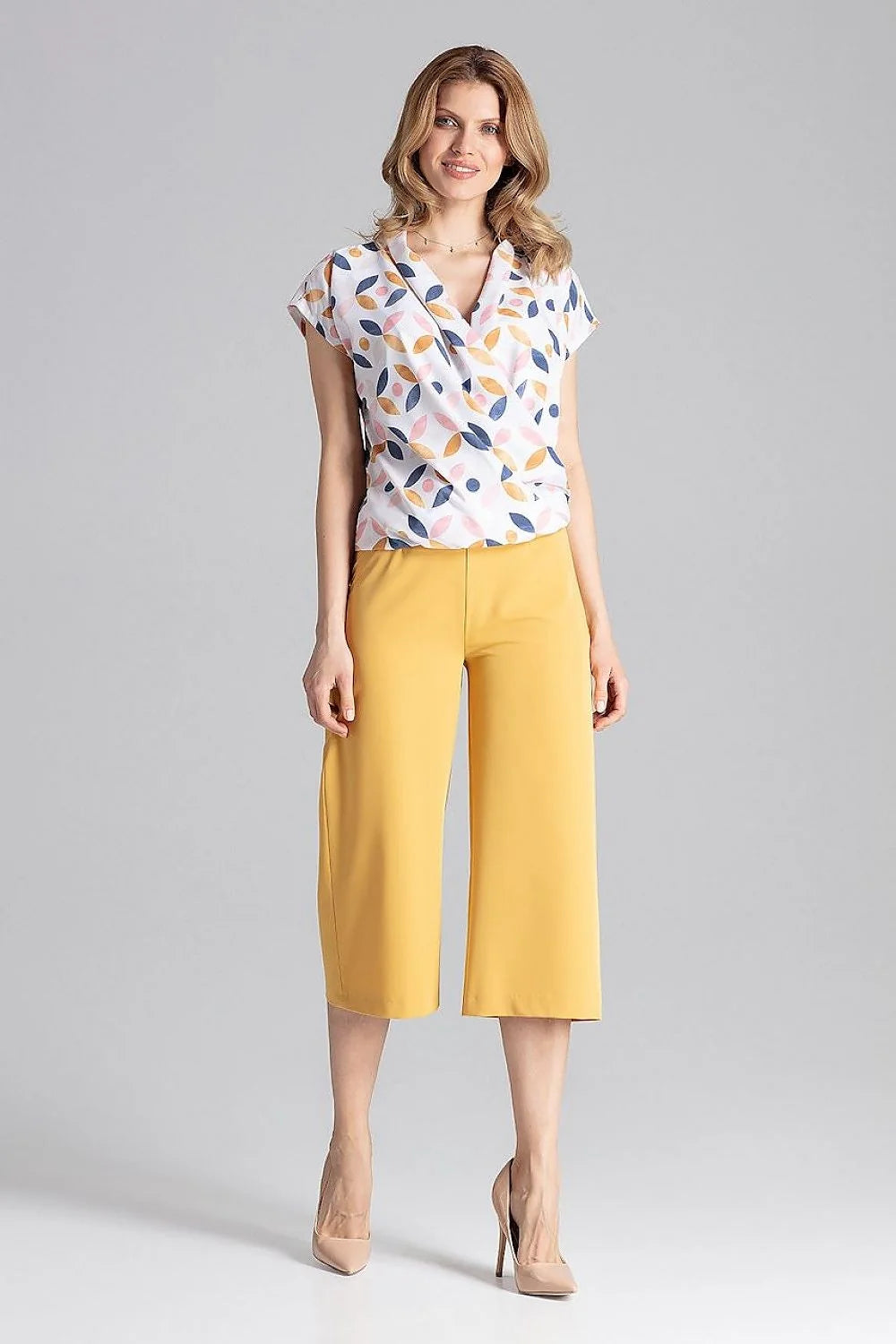 Pantalon jaune vif femme en tissu lisse élégant moderne taille haute coupe évasée chic