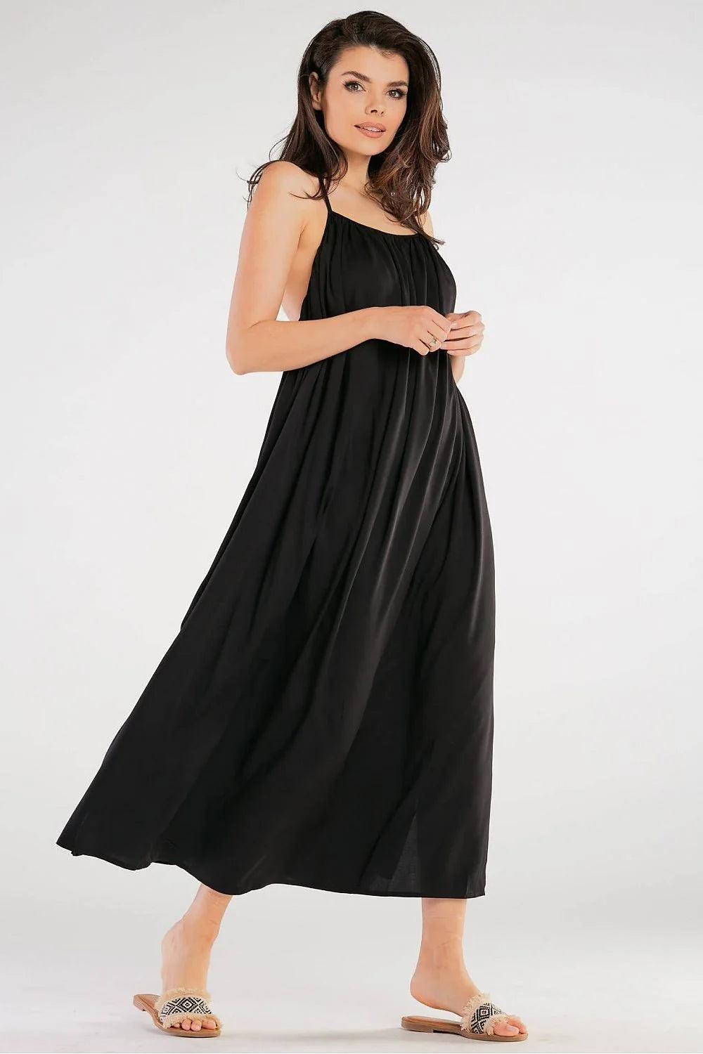 Robe de jour awama rouge vif longue fluide décolleté bateau bretelles fines matière légère