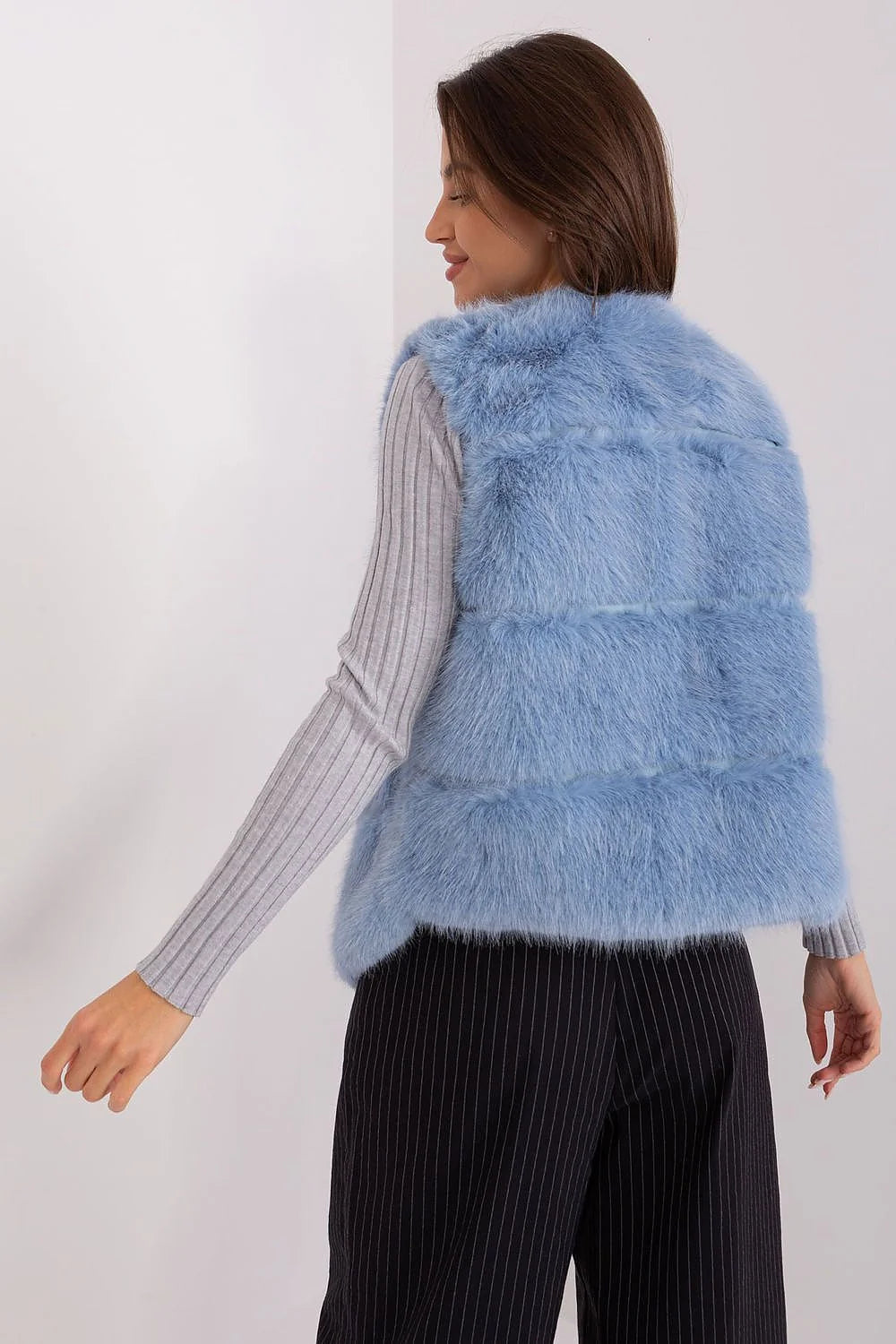 Gilet sans manches pour femmes en fausse fourrure bleu pastel coupe ajustée style moderne élégant doublure intérieure polyester haute qualité