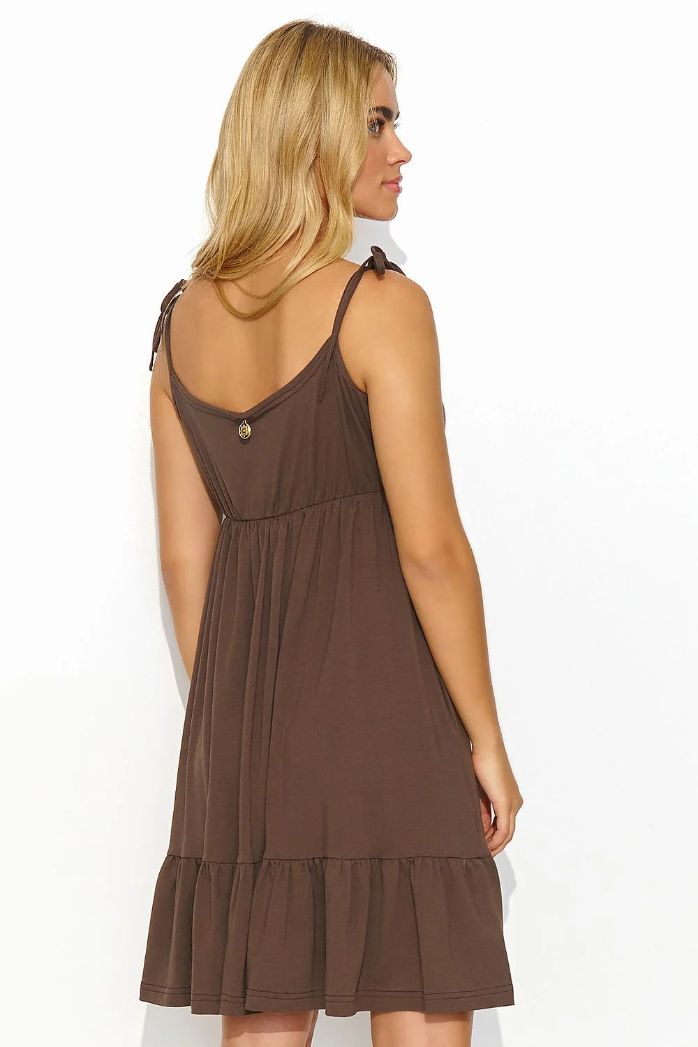 Robe de jour Makadamia sans manches maille légère encolure V croisée bretelles nouées taille élastiquée couleur brun chocolat femme été